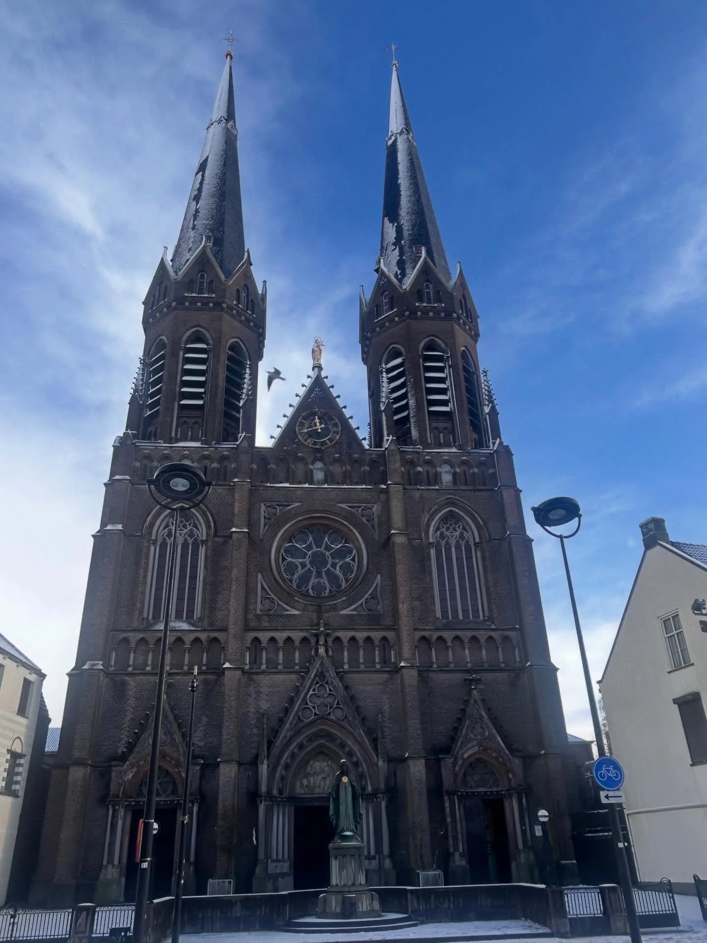 A snowy start #netherlands #snow #happy #family