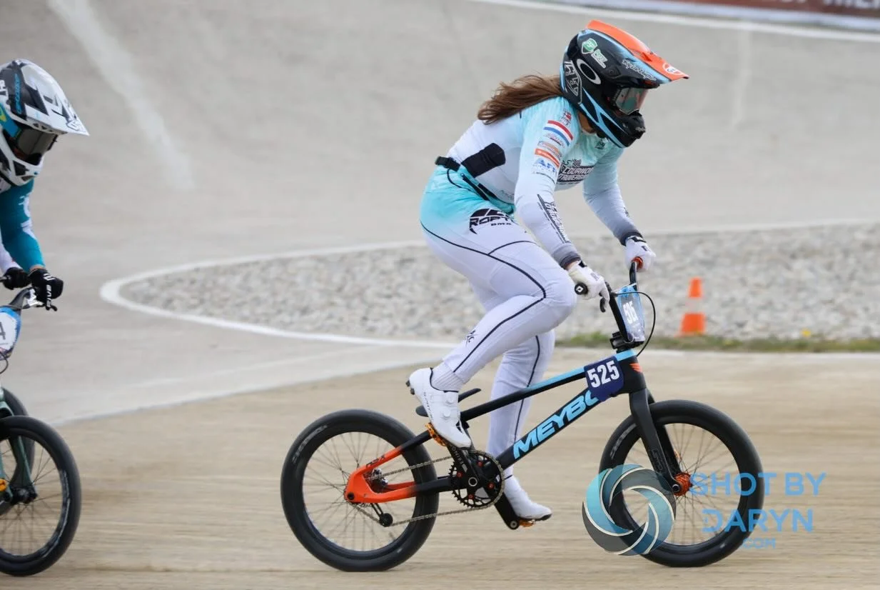 Hard working @yvette.de.waard fighting her way through her semi final here at @uectiel #shotbydaryn