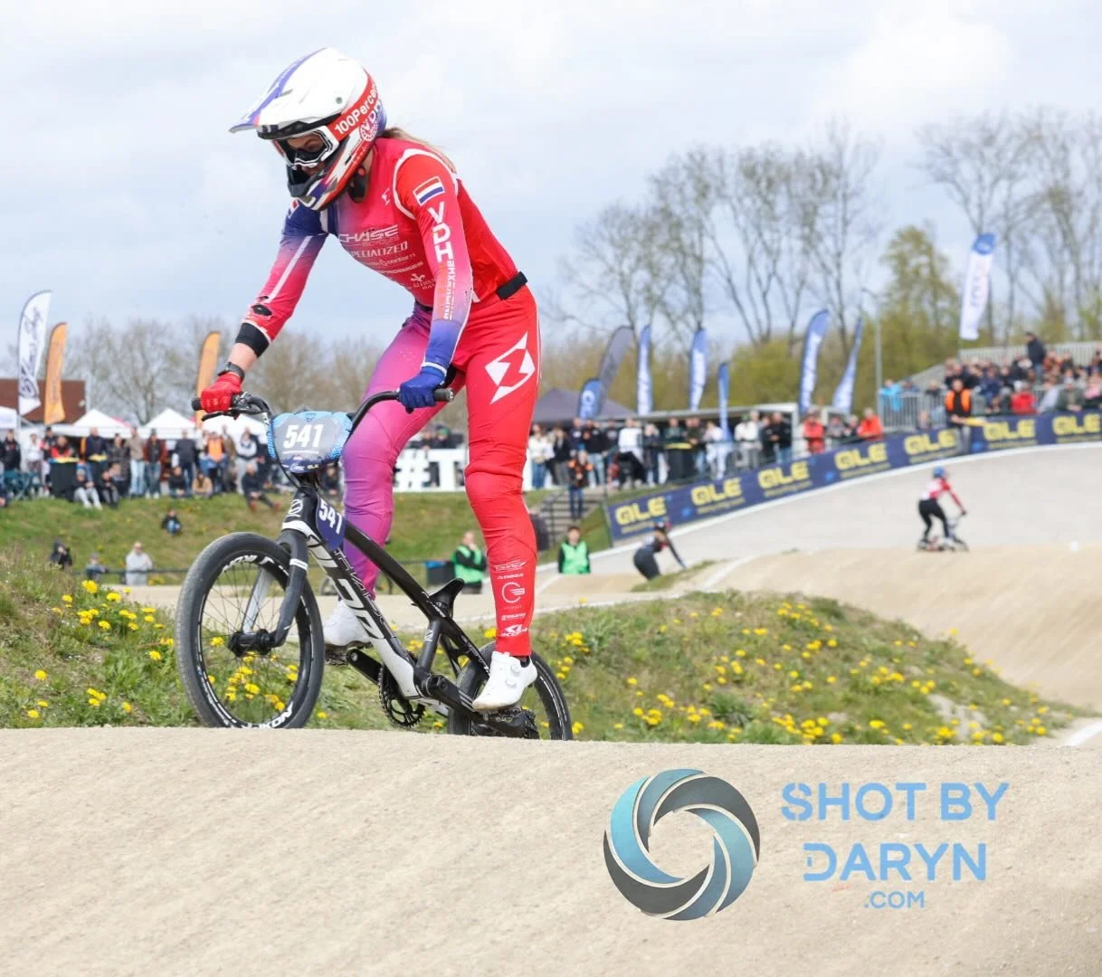 Helaas a big crash in the final, I am sure @meredithvdhaar will be back tomorrow to show what she can do #shotbydaryn #bmxracing @vdh_bmx_racing