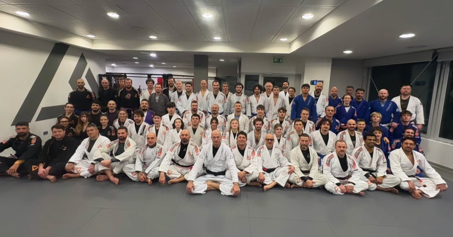 ​Storia scritta sul tatami! 🥋🔥
​Un weekend incredibile all&rsquo;ASD Rilion Graice Italia di Santa Giustina. Abbiamo avuto l&rsquo;onore di ospitare il seminario di Rogan Gracie, ed &egrave; stato un successo senza precedenti: oltre 70 atleti prese