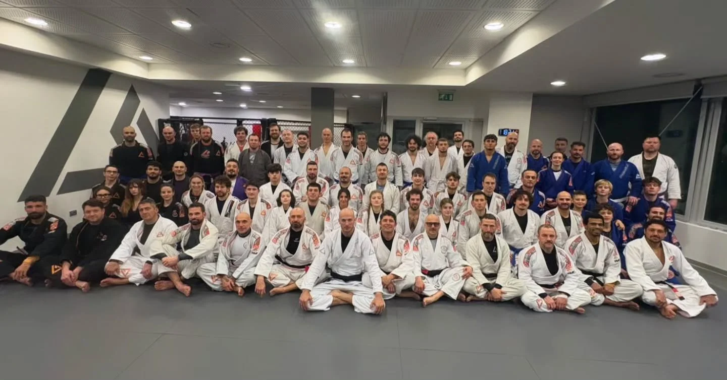 ​Storia scritta sul tatami! 🥋🔥
​Un weekend incredibile all&rsquo;ASD Rilion Graice Italia di Santa Giustina. Abbiamo avuto l&rsquo;onore di ospitare il seminario di Rogan Gracie, ed &egrave; stato un successo senza precedenti: oltre 70 atleti prese
