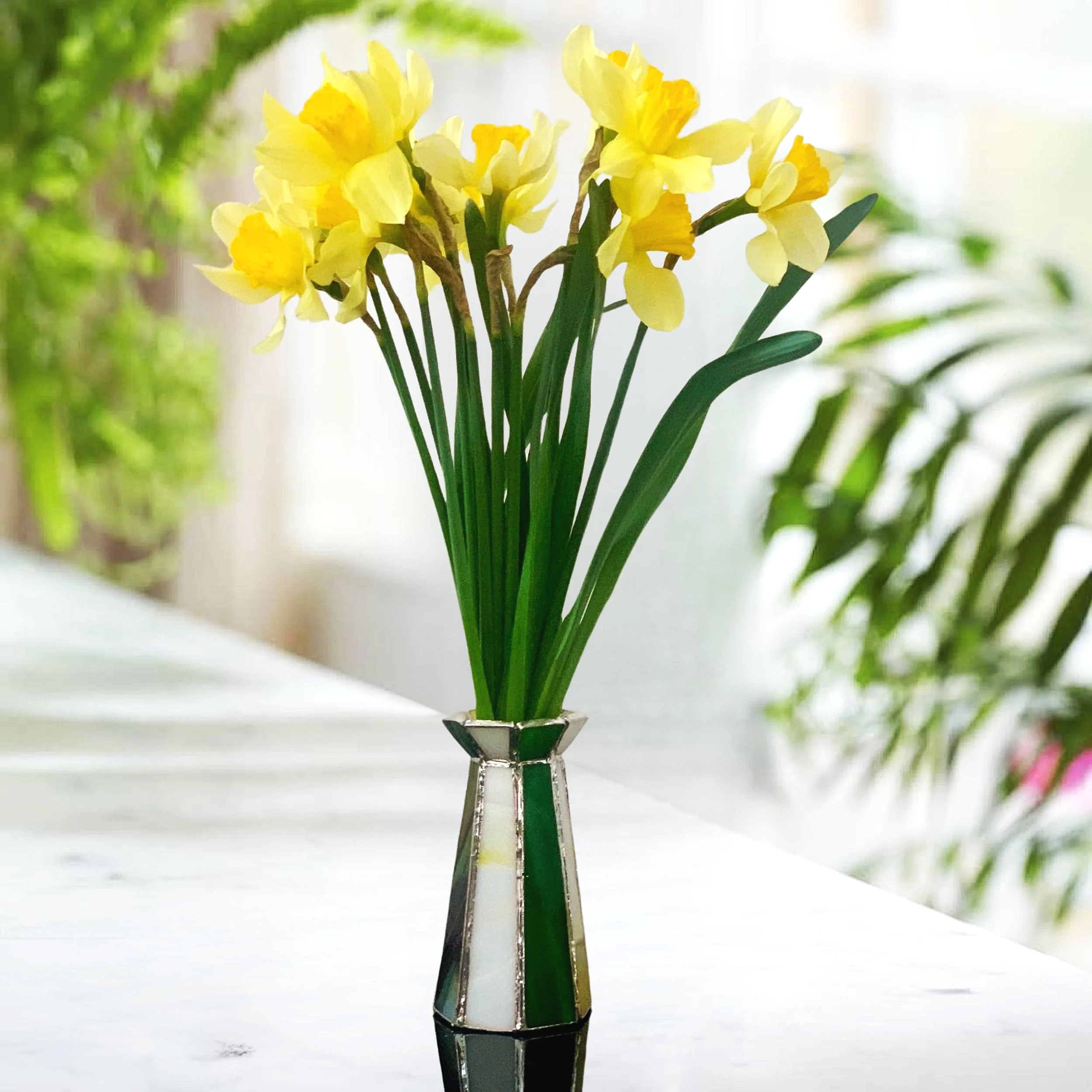 Tiffany+Stained+Glass+Vase.png