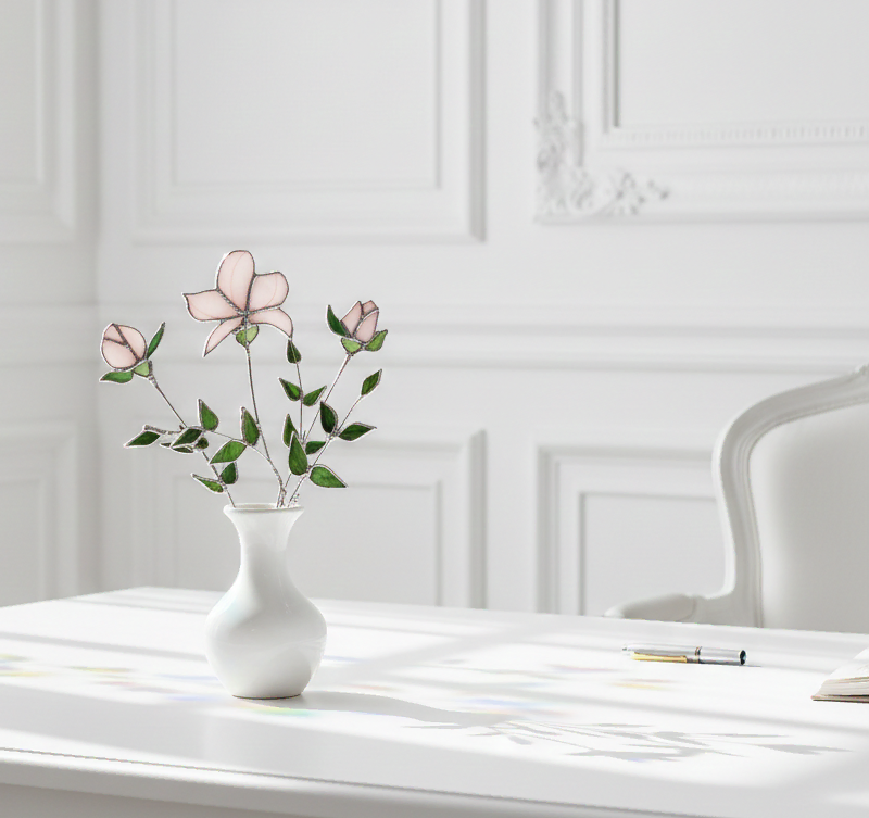 glass-artwork-roses-bouquet.webp