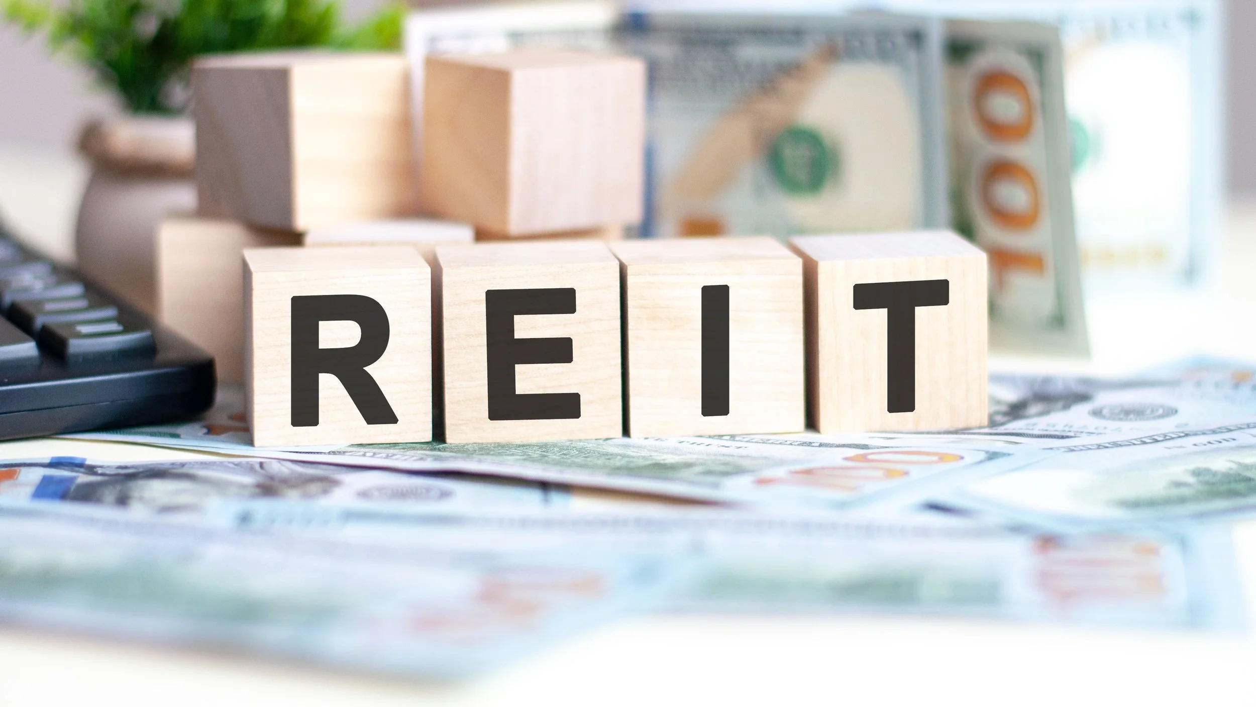 CRE 2026 Insights: Evaluating REIT Performance, Sector Dynamics, and Structural Advantages