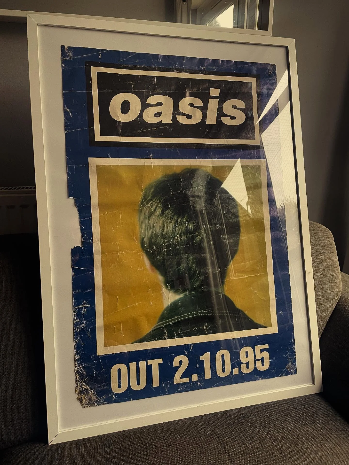 I peeled this poster from the side of a wall by the newsagents on Tufnell Park Road in 1995, a poster promoting #oasis What’s The Story Morning Glory album. My mum recently found it in my old bedroom and put it in a frame. LOVE IT! 
#oasis #tu