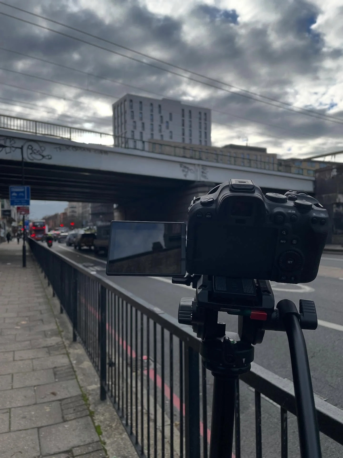 Glamour shot.

📍Holloway Road

#london #islington #filming #video #videoclip