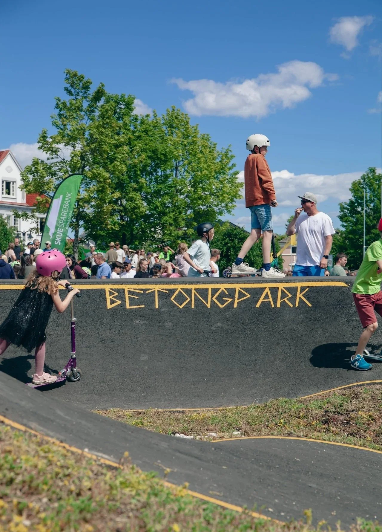 H%C3%B8nefoss_Pumptrack_Shapers_KAREN_SCHIMDT_compressed_2.jpg