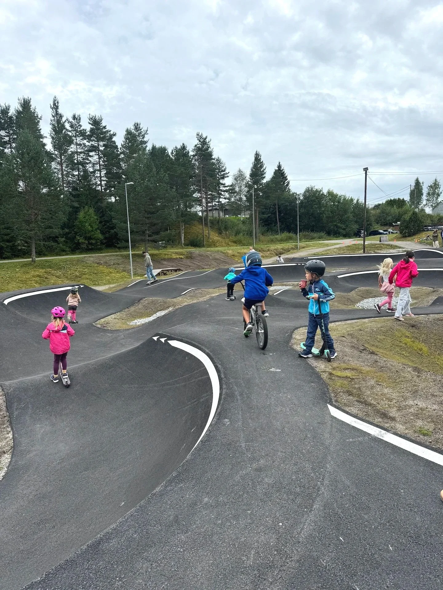 Setskog_Pumptrack_Shapers_compressed_26.jpg