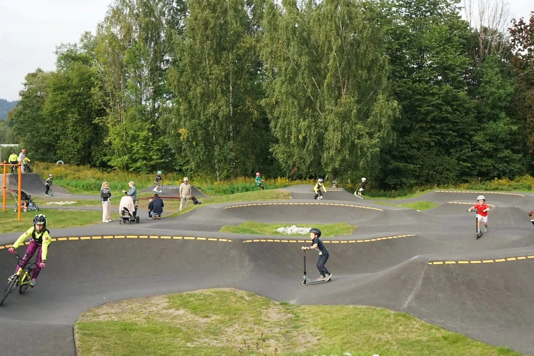 V%C3%B8yenenga_Pumptrack_Shapers_compressed_5.jpg