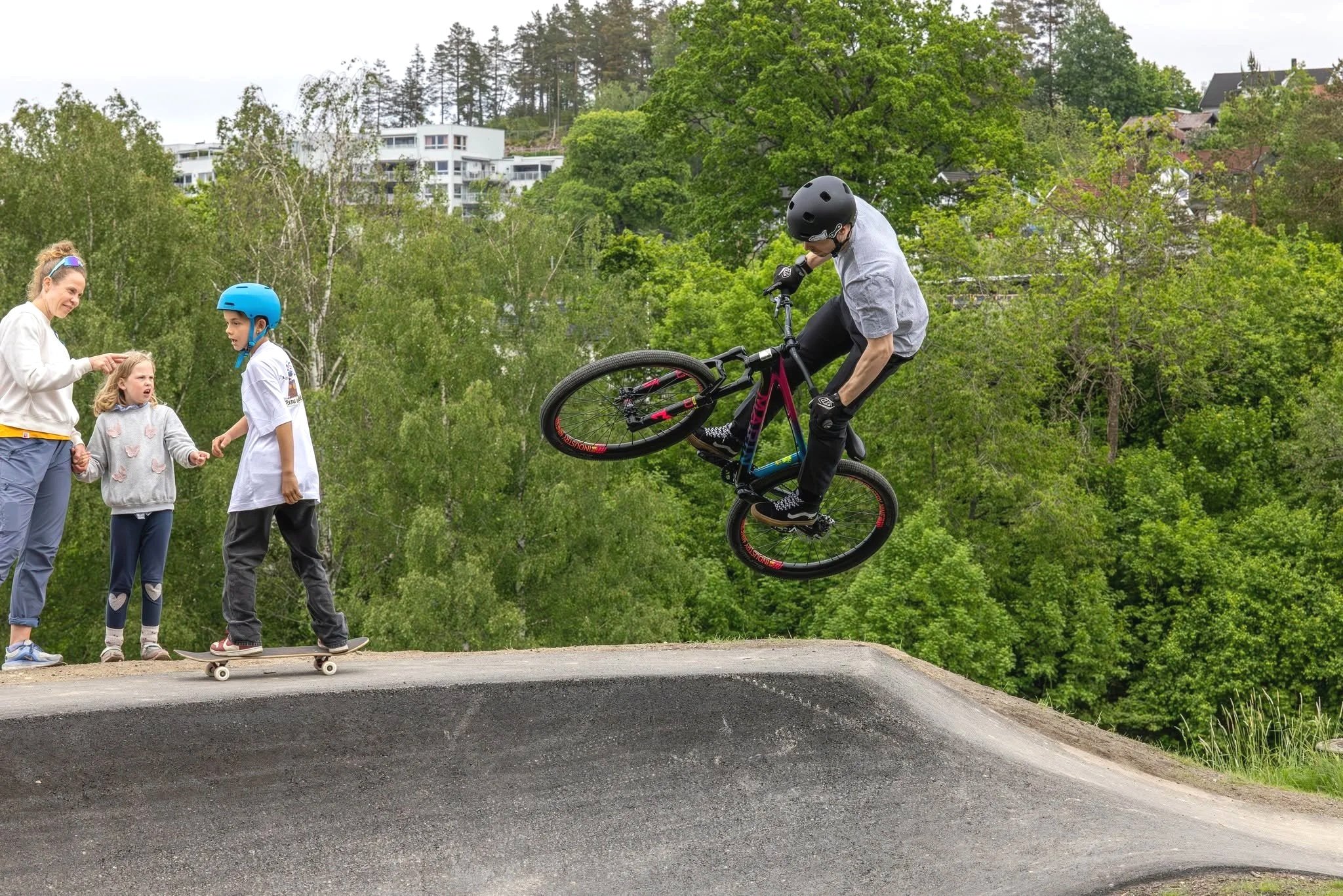 Heggedal_Asker_Pumptrack_Shapers_compressed_2.jpg