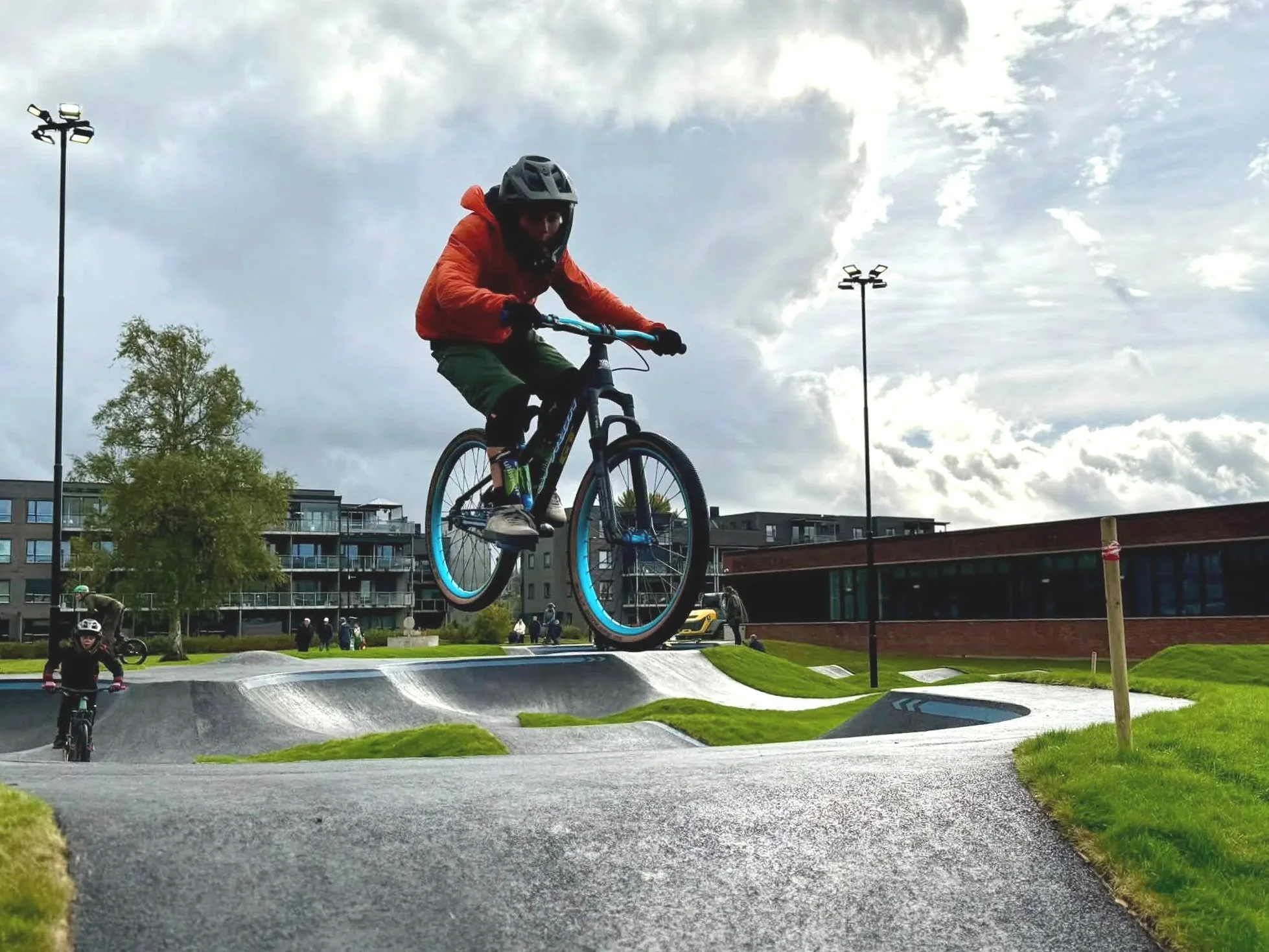 Nannestad-Pumptrack_Shapers_compressed_3.jpg