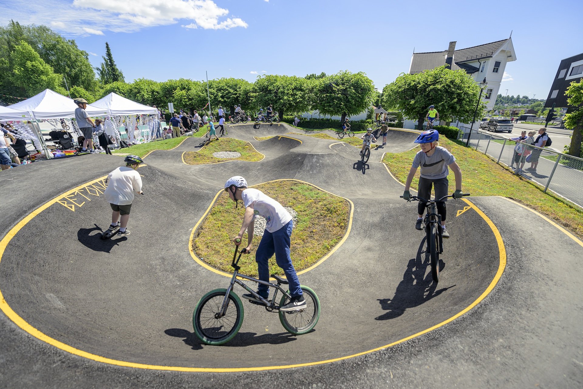 Hønefoss_Pumptrack_Shapers_compressed_2.jpg