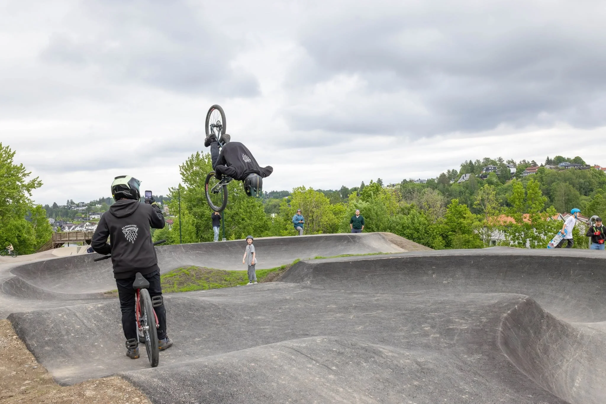 Heggedal_Asker_Pumptrack_Shapers_compressed_14.jpg
