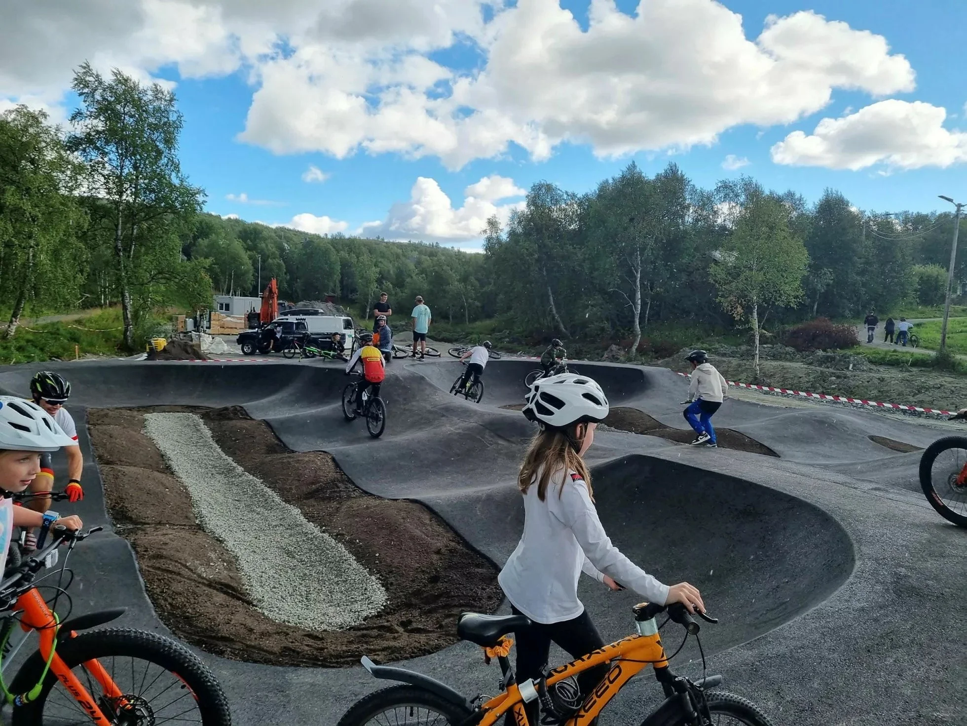 Kirkenes_Pumptrack_Shapers_compressed_7.jpg
