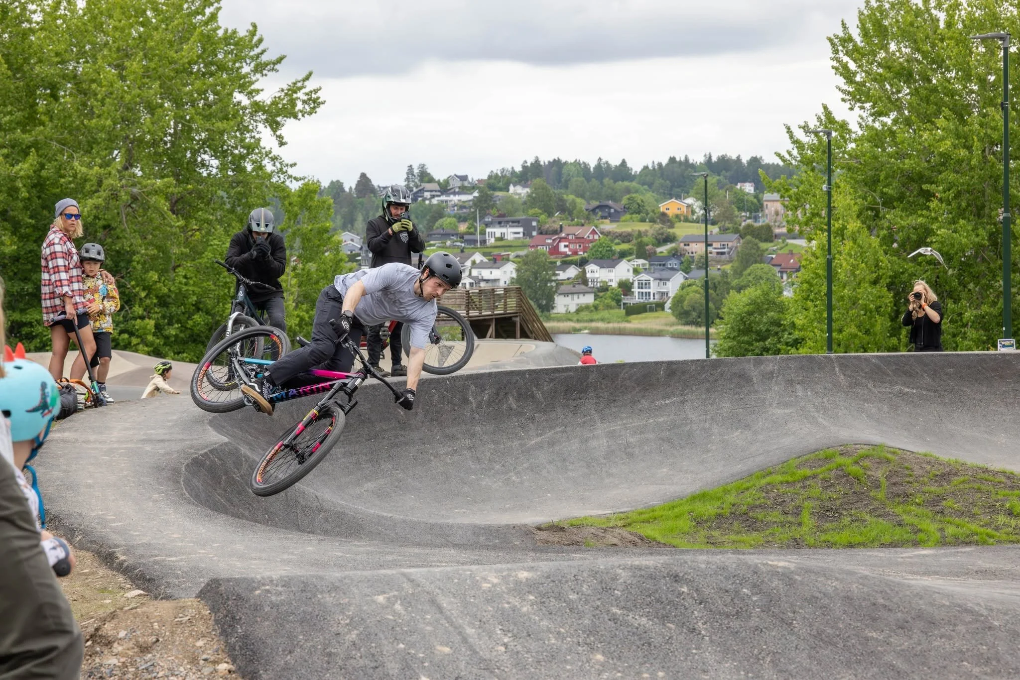 Heggedal_Asker_Pumptrack_Shapers_compressed_16.jpg