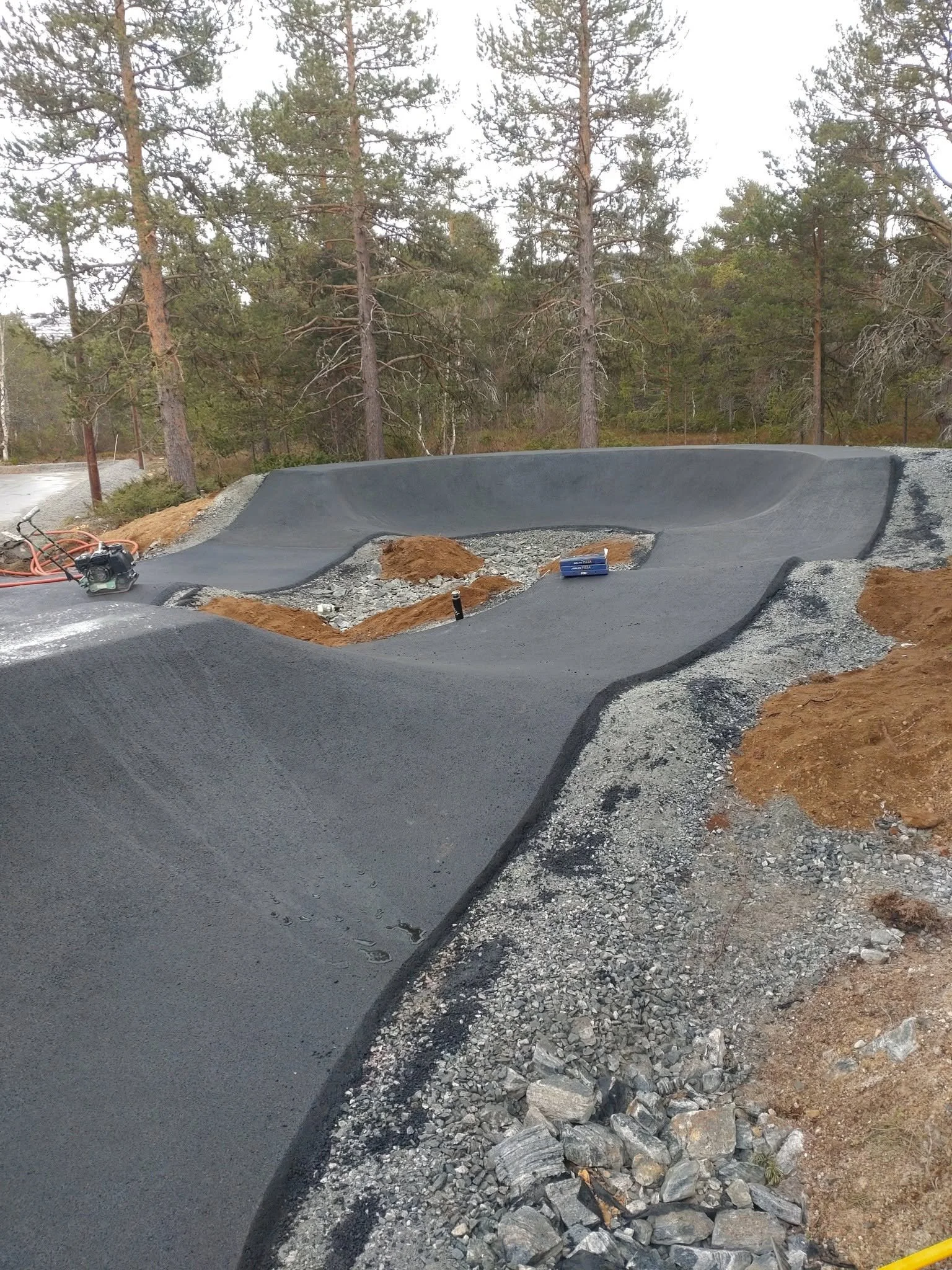 Bjorli_Pumptrack_Construction_Shapers_compressed_7.jpg