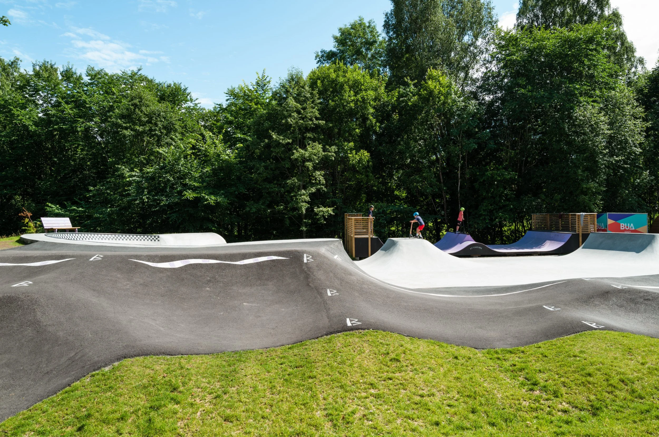 Hvalstad_Pumptrack_Shapers_Damian-Heinisch_017.jpg