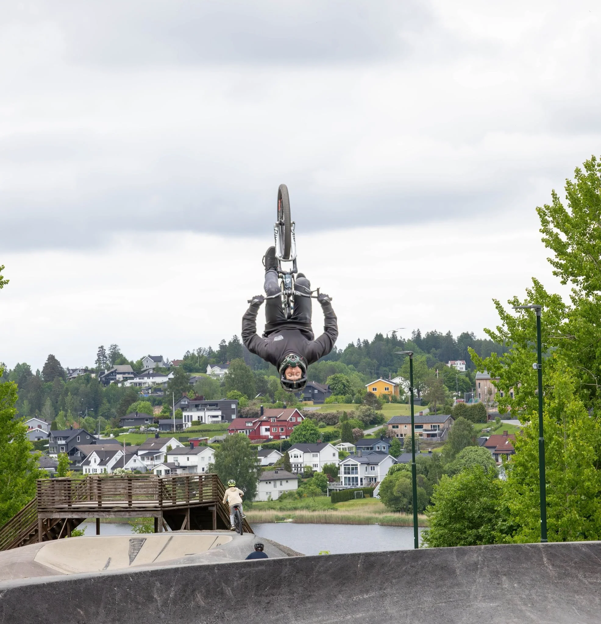 Heggedal_Asker_Pumptrack_Shapers_compressed_28.jpg