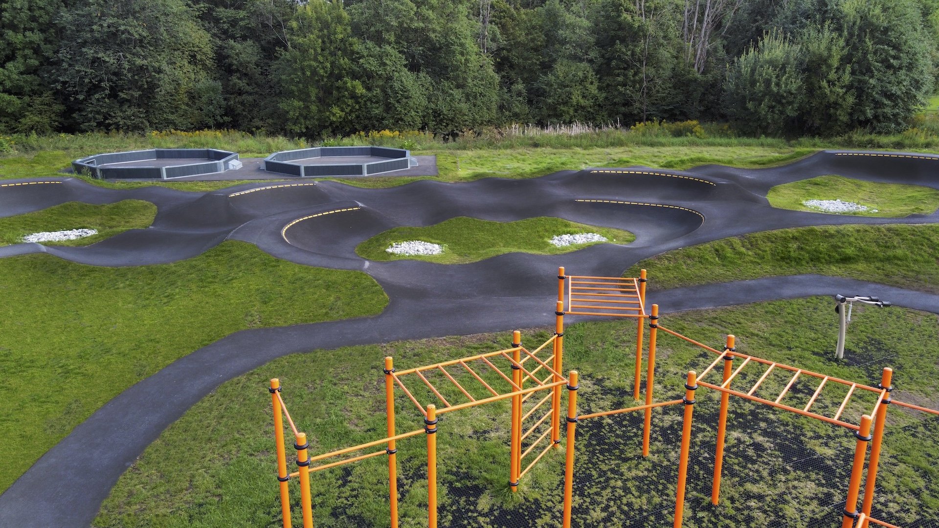 Vøyenenga_Pumptrack_Shapers_compressed_2.jpg