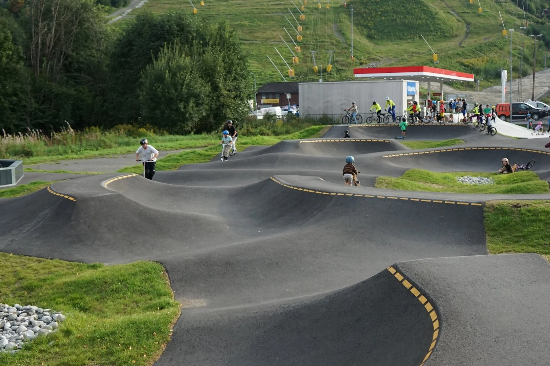 Vøyenenga_Pumptrack_Shapers_compressed_8.jpg