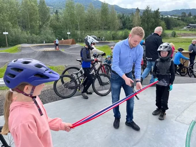 Vikersund_Pumptrack_Shapers_compressed_5.jpeg