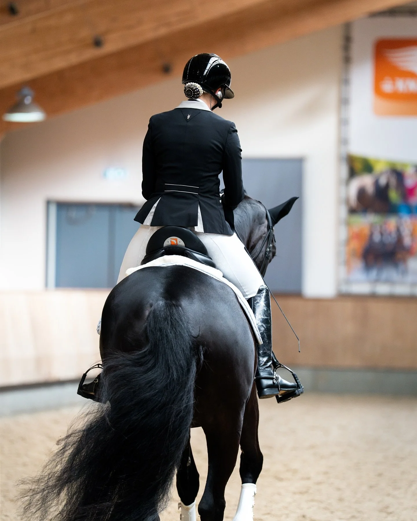 @lisaveldhuisen_instructie &amp; Olivia at the Nationals! ✨

Het is even iets stiller op mijn account, maar achter de schermen is het zeker niet rustig 🙈 Druk bezig met mijn website en elke dag een stapje verder ontwikkelen en perfectioneren. 
Dinsd