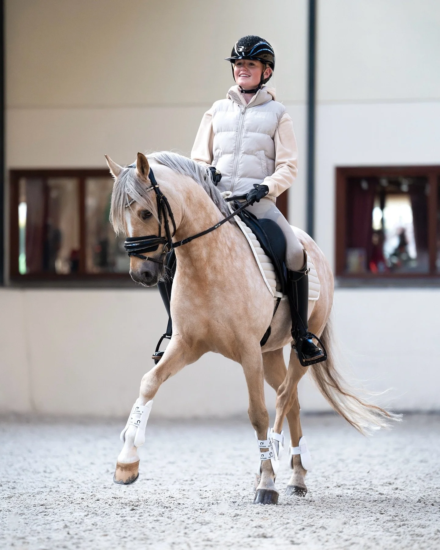 Ik ben op zoek naar een sponsorruiter! 🤩

Om mezelf als fotograaf te blijven ontwikkelen en nieuwe idee&euml;n uit te proberen, ben ik op zoek naar een sponsorruiter waar ik maandelijks foto&rsquo;s en/of video&rsquo;s mee mag maken. Lijkt het jou l