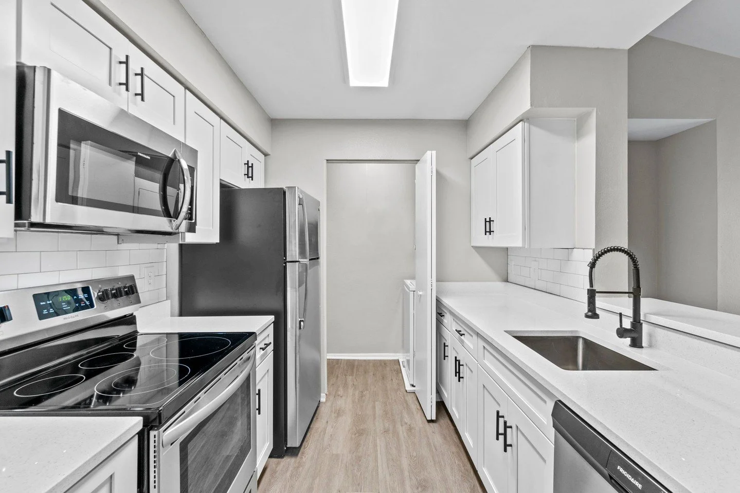 From prep to pour, this kitchen does Fridays right 🍷✨

#FieldsAtRockCreek #FrederickMD #ApartmentLiving #KitchenGoals #HomeInspiration #FridayVibes #MarylandLiving #LoveWhereYouLive #ResidentLife #ModernLiving