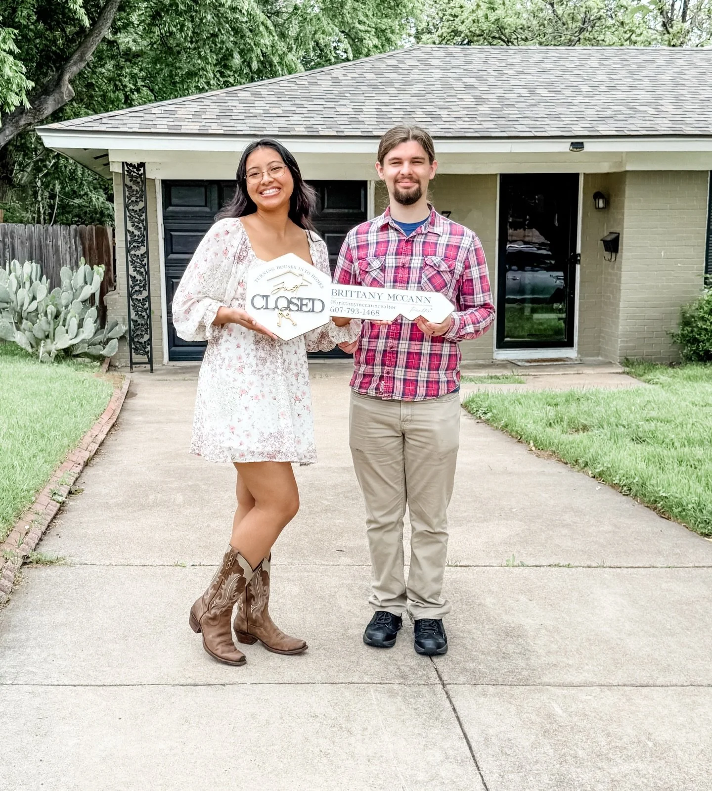 The sweetest milestone 💗🏠

From meeting at an open house to handing over the keys, it&rsquo;s been such a joy every step of the way. We&rsquo;ve been searching for the right home ever since that first conversation, and seeing it all come together m