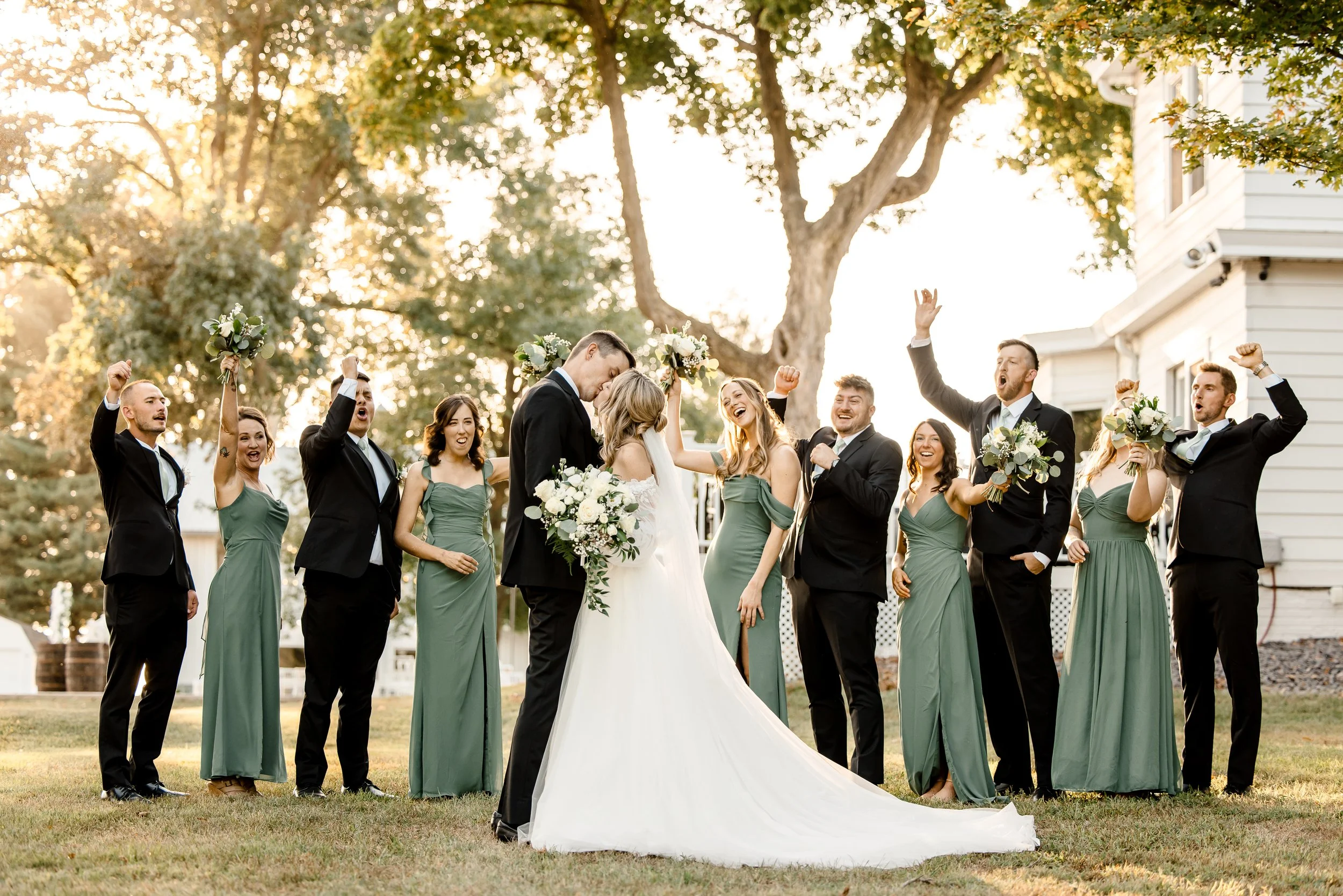 How to delegate tasks on your wedding day. 