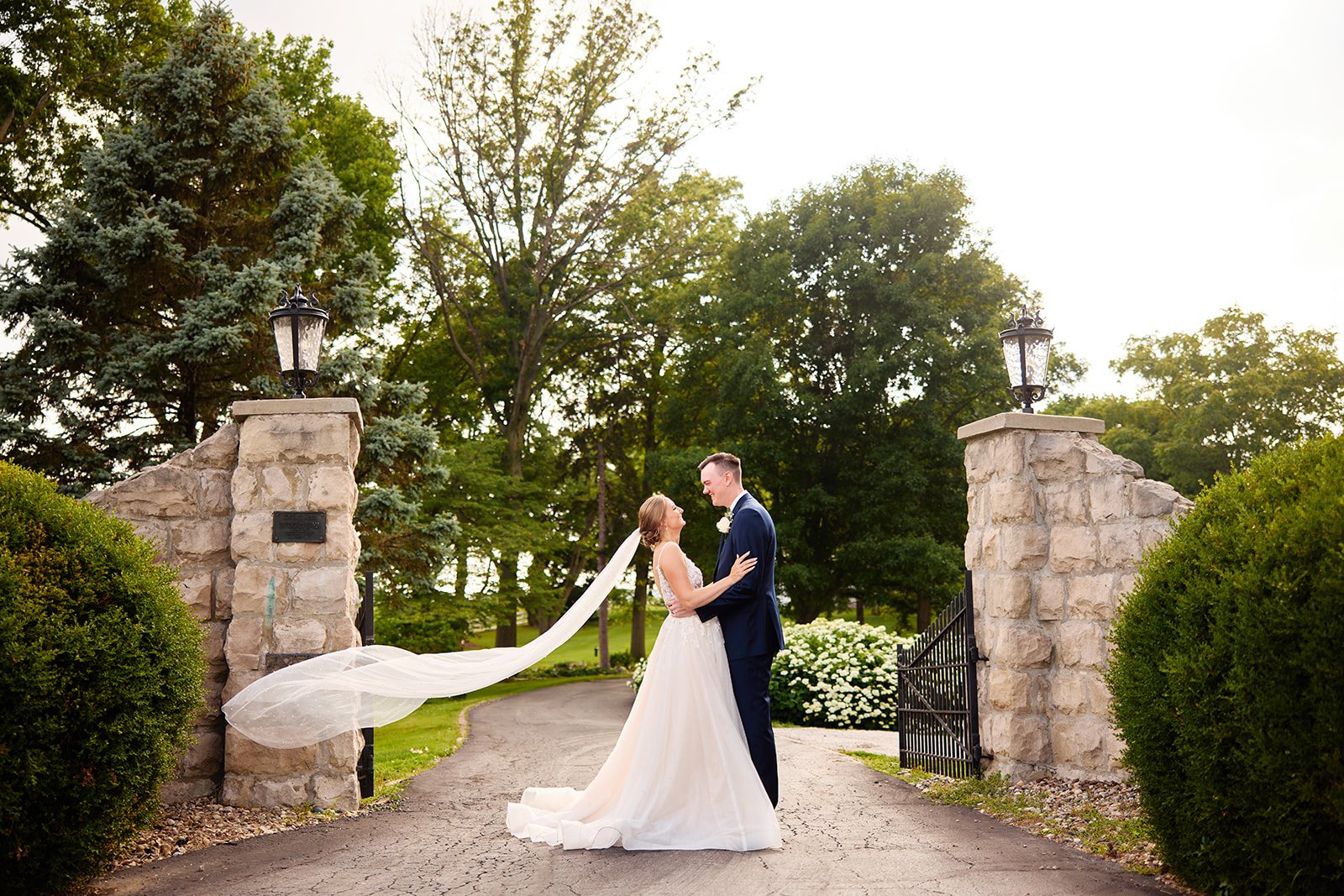 What a realistic wedding budget looks like in Springfield, IL. 