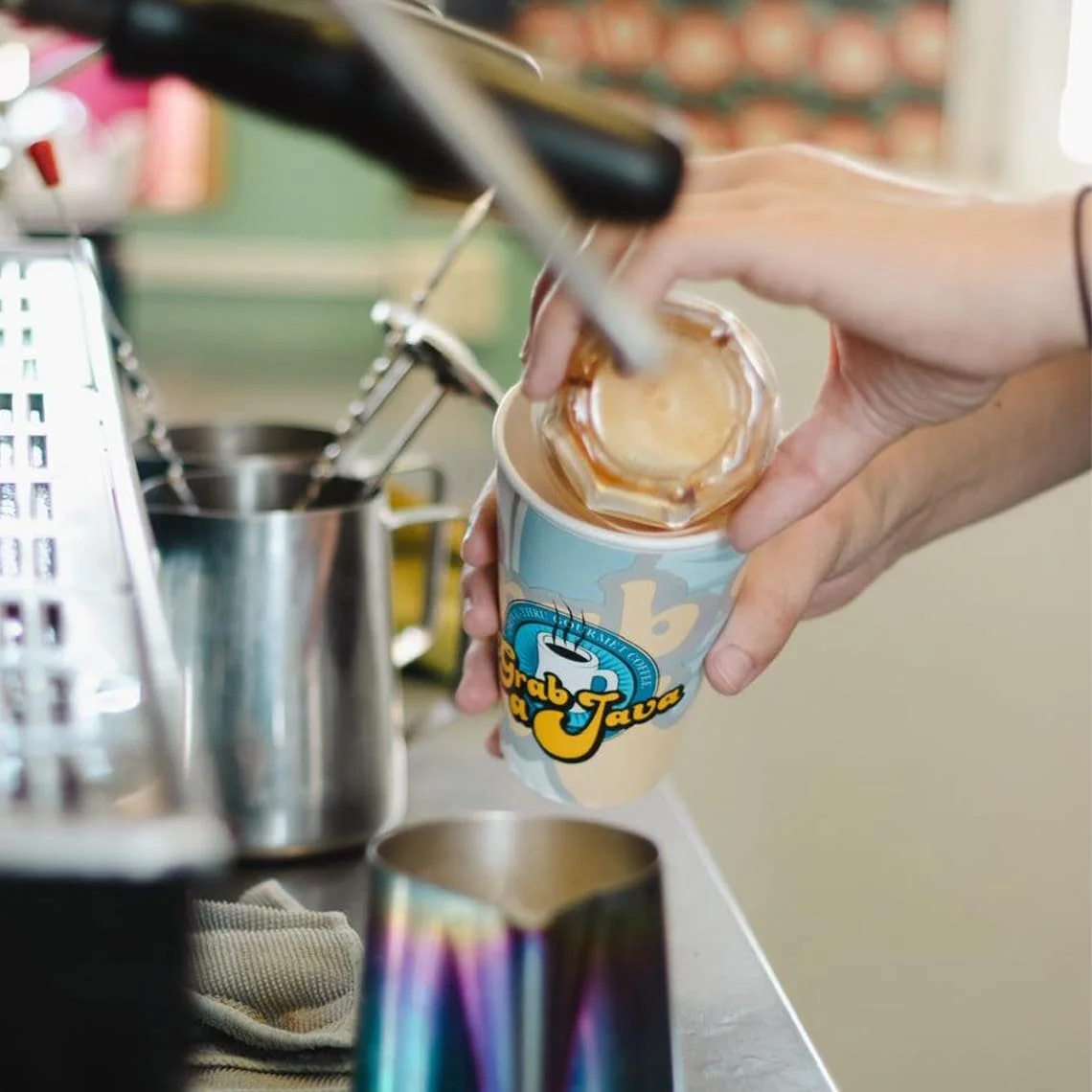 Visiting Springfield, IL for a Pole Barn Chic Wedding? Here's Where to Find Great Coffee: