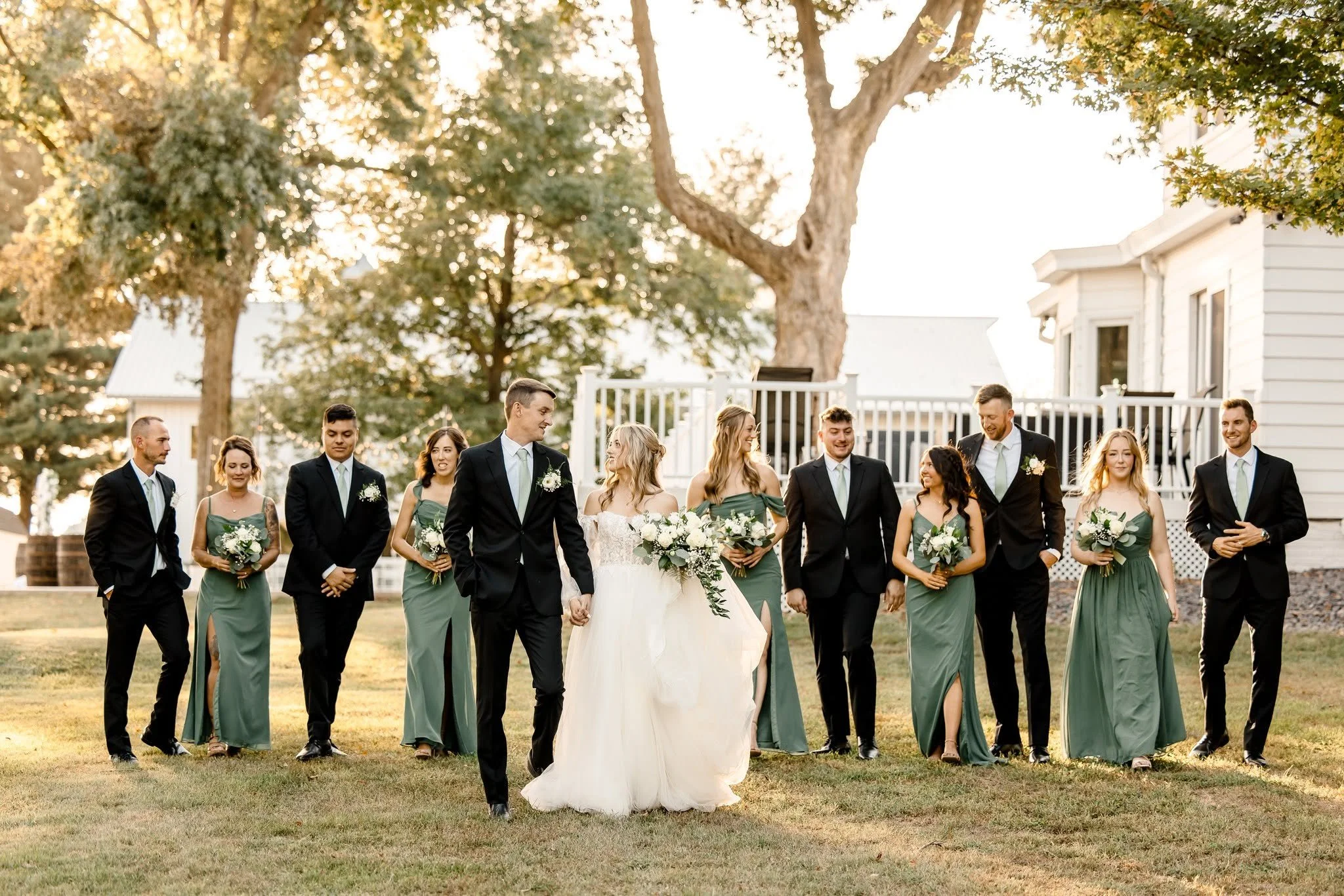 Spring Wedding Colors That Look Beautiful At A Farm Wedding Venue.