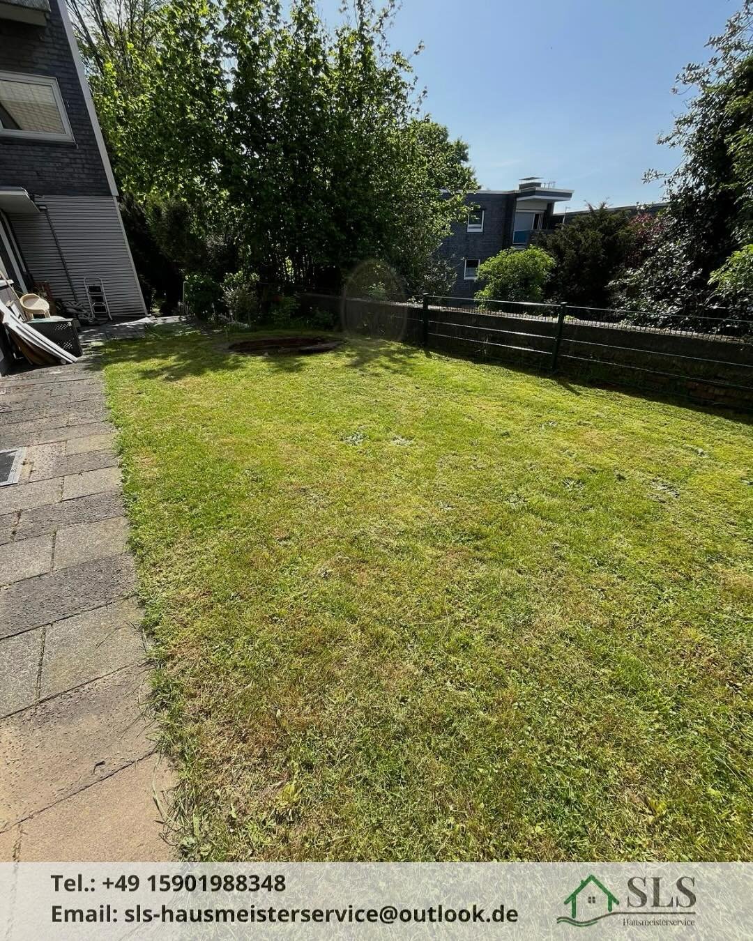 🌿 Vorher-Nachher 🌿
Heute zeigen wir euch, wie aus einer wilden Wiese wieder ein gepflegter Rasen wird 💚 
🔧 Ihr braucht auch Unterst&uuml;tzung bei der Gr&uuml;npflege, dem Heckenschnitt oder allgemeinen Hausmeisterarbeiten? Dann seid ihr bei uns 