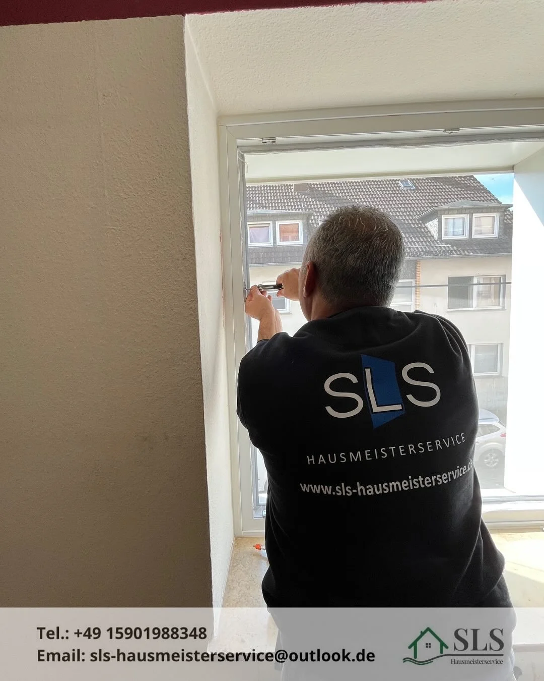 🔧 Fensterprobleme gel&ouml;st! 🪟✅

In dieser Wohnung lie&szlig;en sich die Fenster nur noch mit viel Aufwand schlie&szlig;en. Ein echtes &Auml;rgernis f&uuml;r die Mieter. Wir haben die Fenster korrekt eingestellt und die Mechanik &uuml;berarbeitet