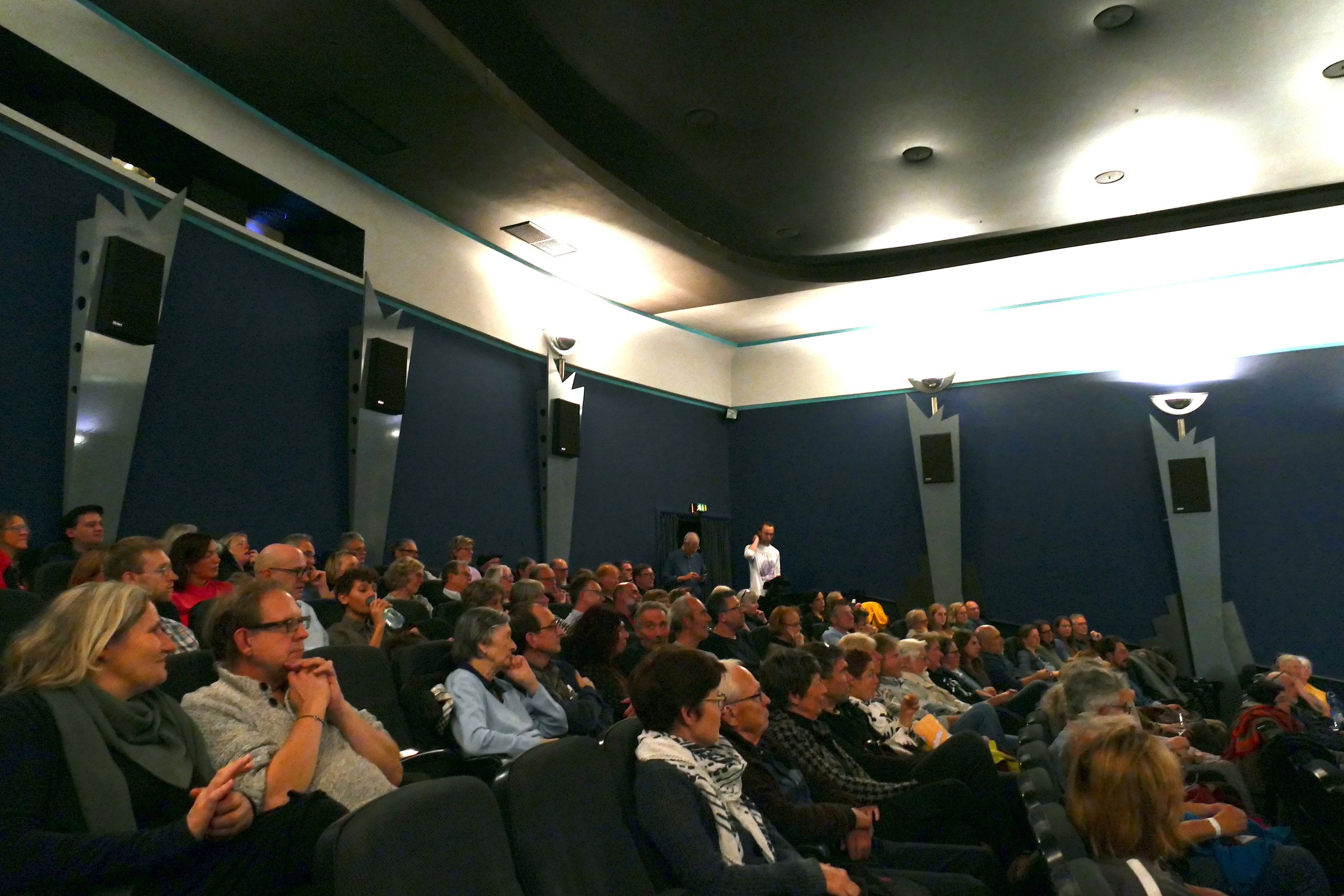 05-full house-Roxy.JPG