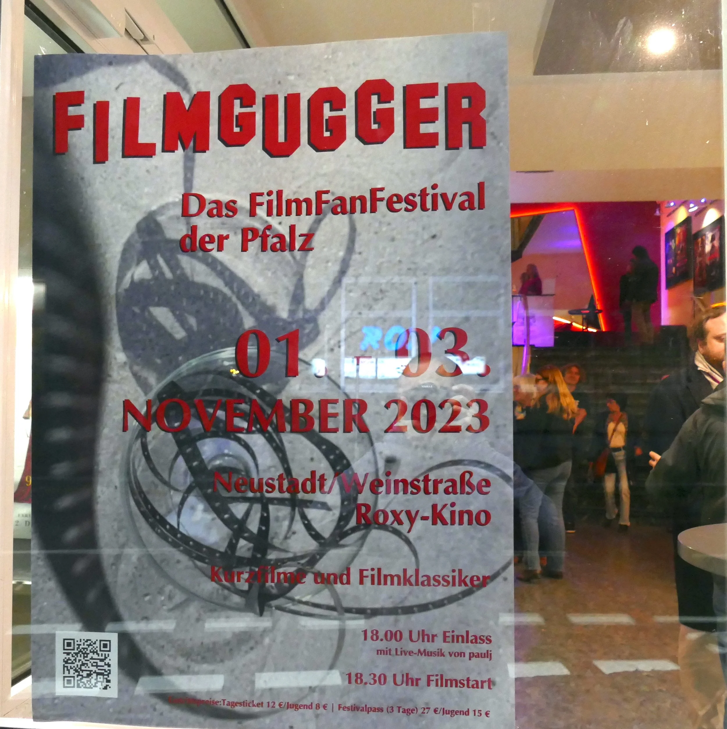 01-Plakat im EIngang.JPG