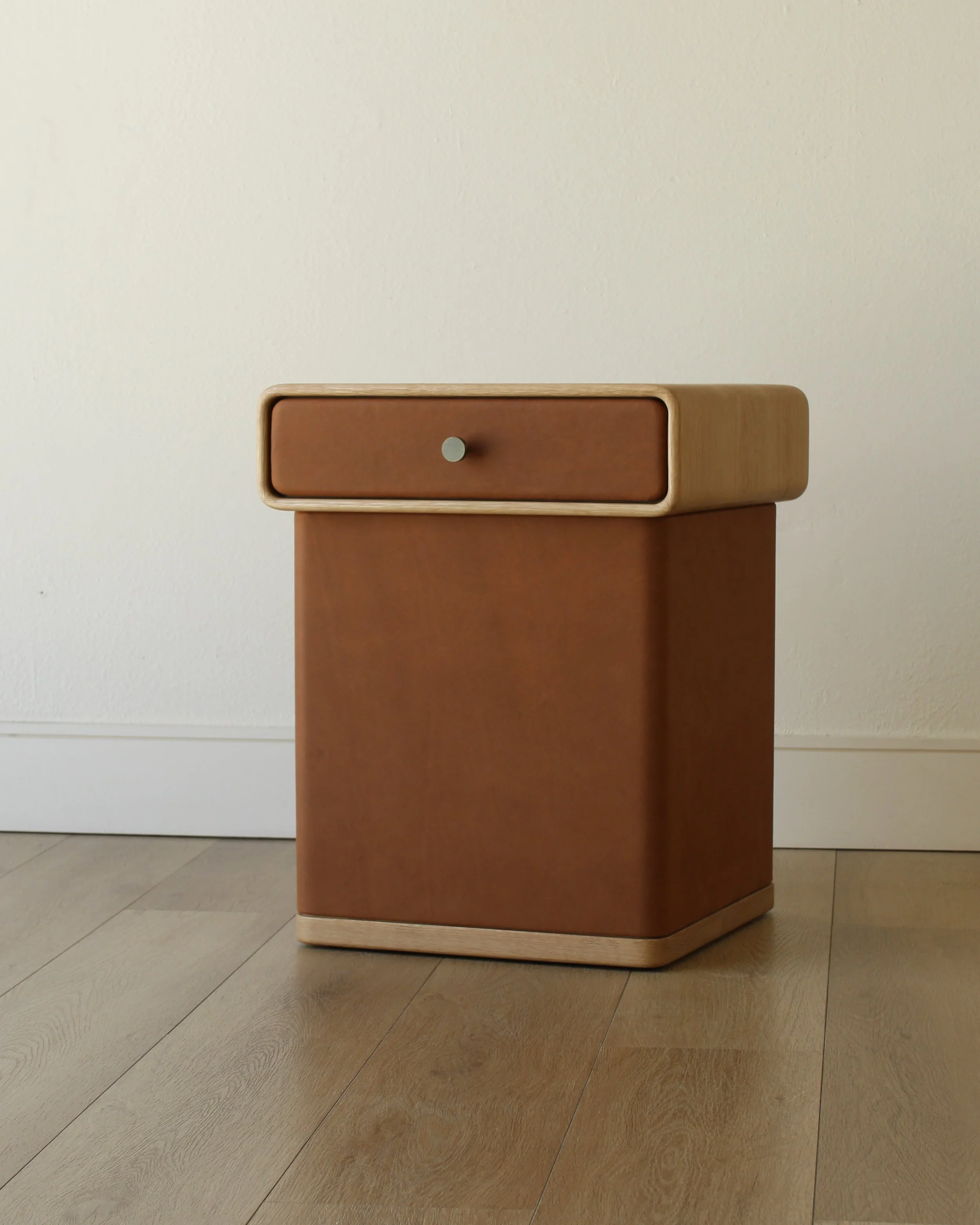 Nightstand o13
