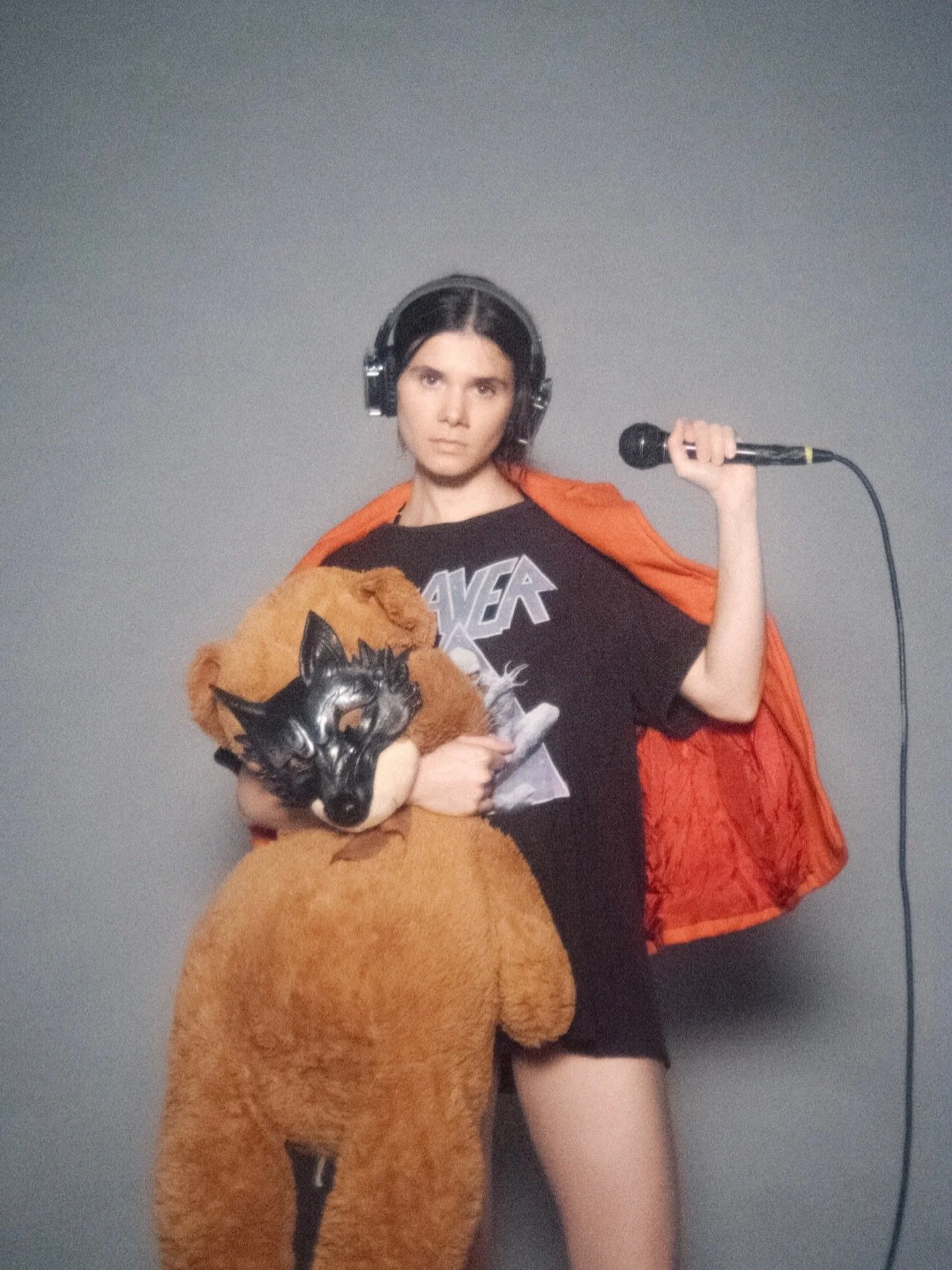 Una recensione che ci onora profondamente.
Durante la nostra presenza a New York, PUTTANA ha ricevuto 4,5 stelle su 5 e un punteggio del 90% da Front Row Center, a firma di David Walters.

&ldquo;a full frontal, pull the curtain back expose of the hu