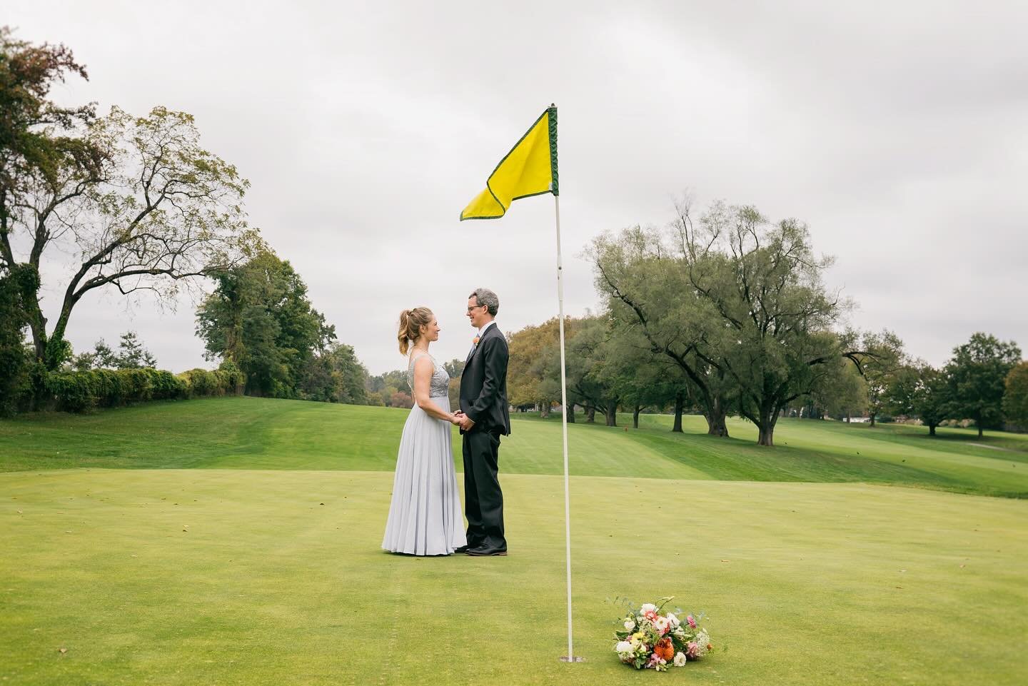 🏆 winning the couples championship gross on our 5-year anniversary @rollingroadgc where we got engaged + married was pretty special. 

Alternate shot is a tough format, i.e., I definitely had to deal with recurring fears of leaving my spouse a 4ish 