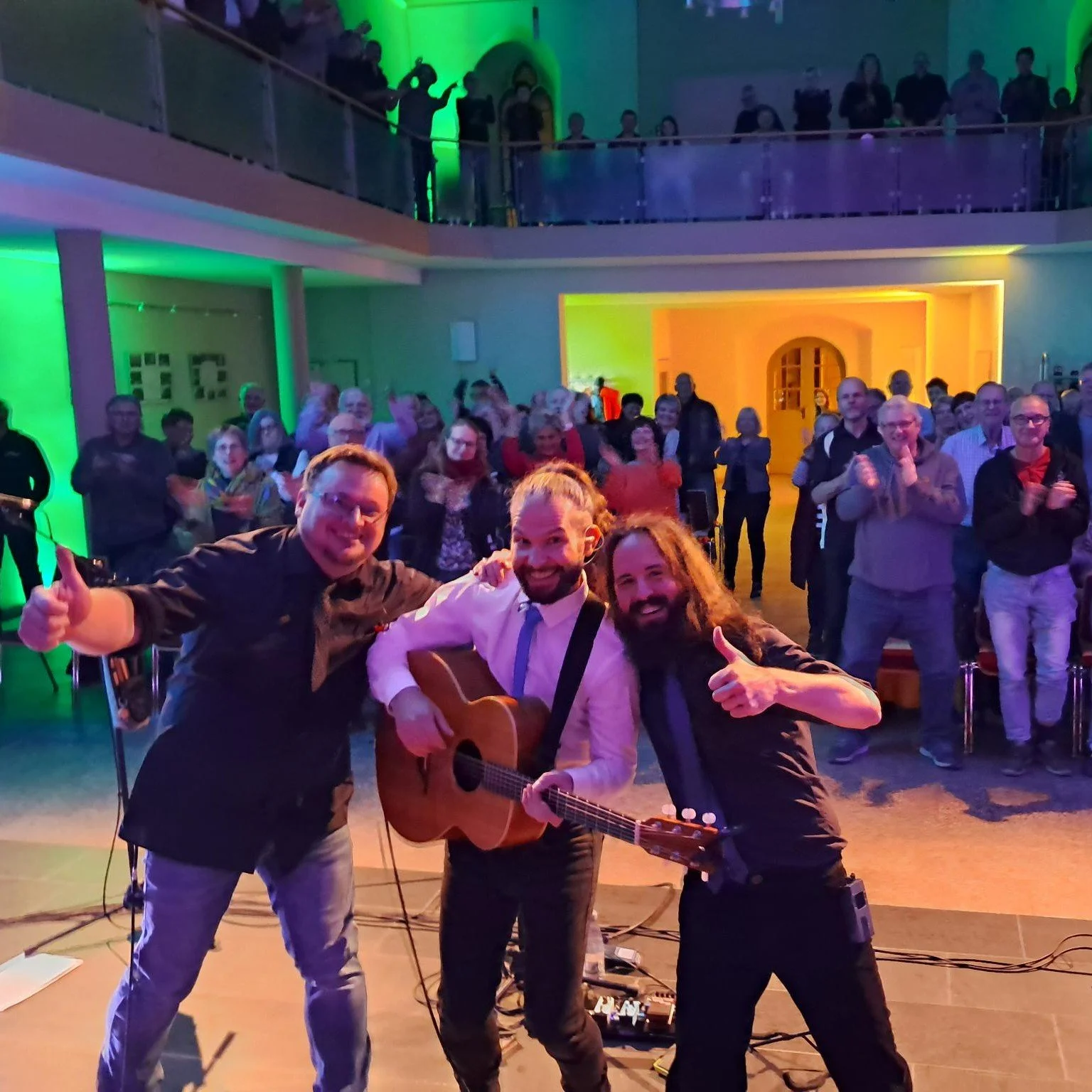 Was f&uuml;r ein Jahresabschluss in der Katharinenkirche Oelsnitz bei @kultur.oelsnitz. So ein geiles Publikum, so ein tolles Team, so viel Spass und dann noch Markus Pede von @bodhran_passion, der unglaublich gerockt hat.  Und die Kirche war auch no