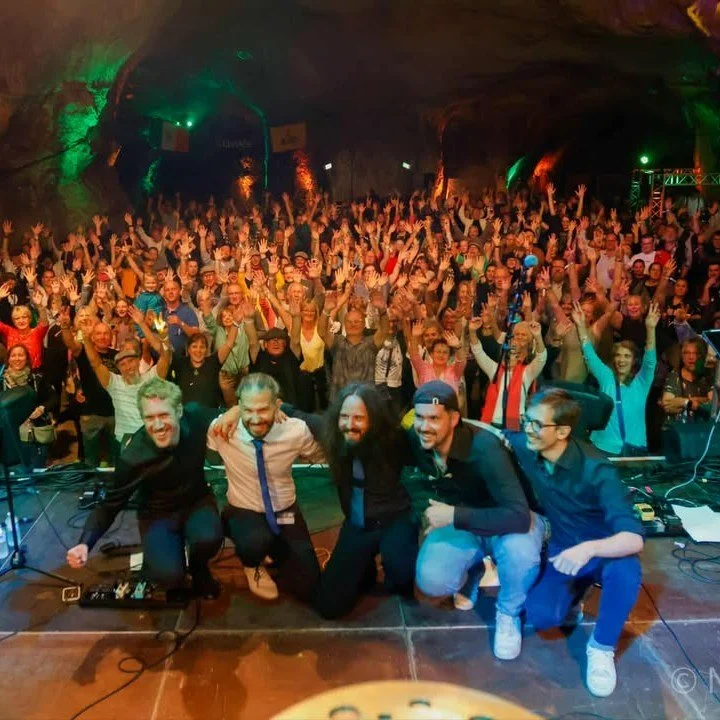 Flashback Part one to a year full of exciting, fun gigs with lots of great friends and great musicians (most of them both ;-) )

Flashback Teil eins zu einem Jahr voller toller, lustiger Gigs mit lieben Freunden und tollen Musikern (die meisten sogar