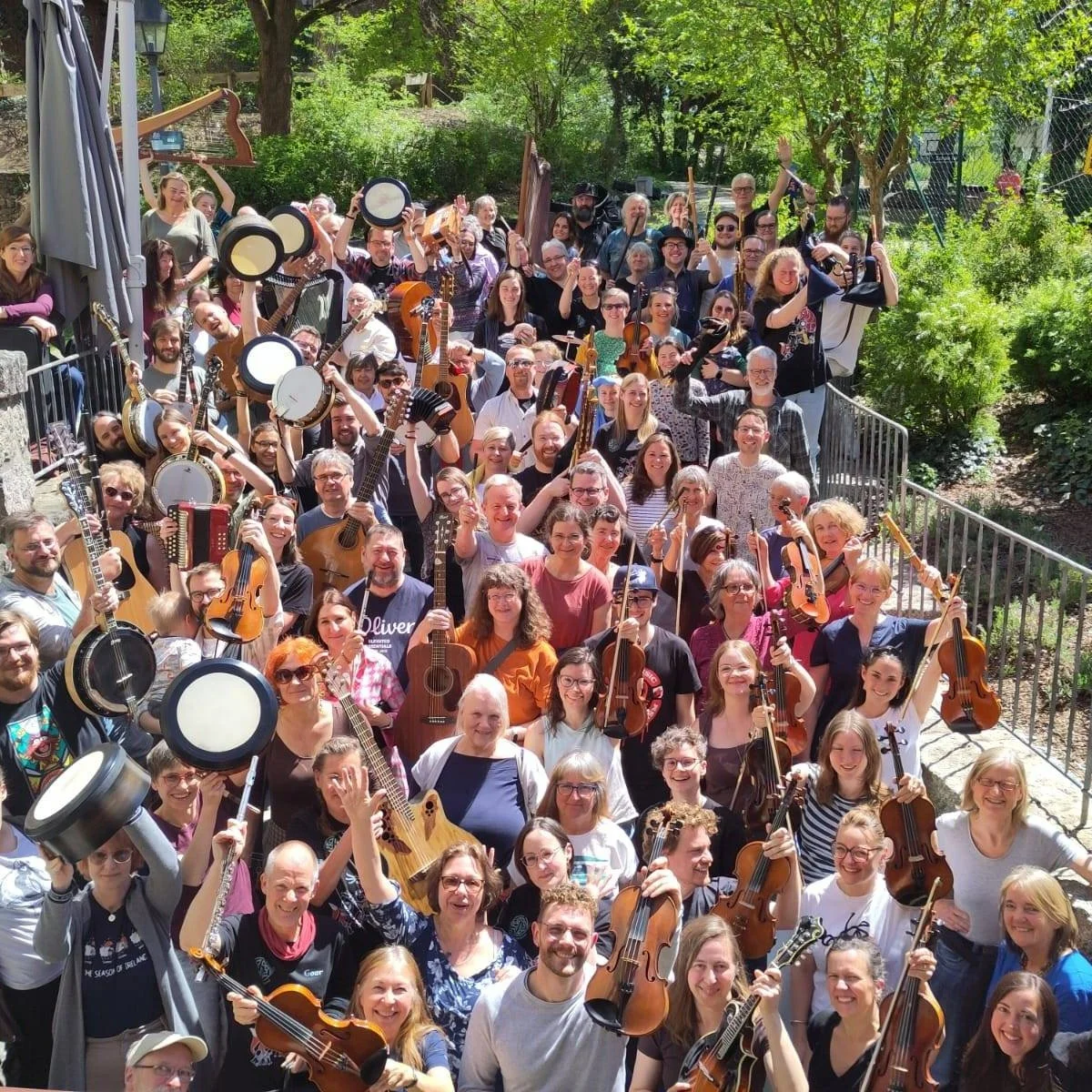 @celticfolkweekend Waldm&uuml;nchen und @stoutirishfolk durften den Ensemble-Kurrs leiten. Wie sch&ouml;n ein Wochenende werden kann? Jetzt wissen wir es. Nur liebe Menschen, ein wahnsinnig tolles DozentInnenteam, jede Menge gute Unterhaltungen, Sess