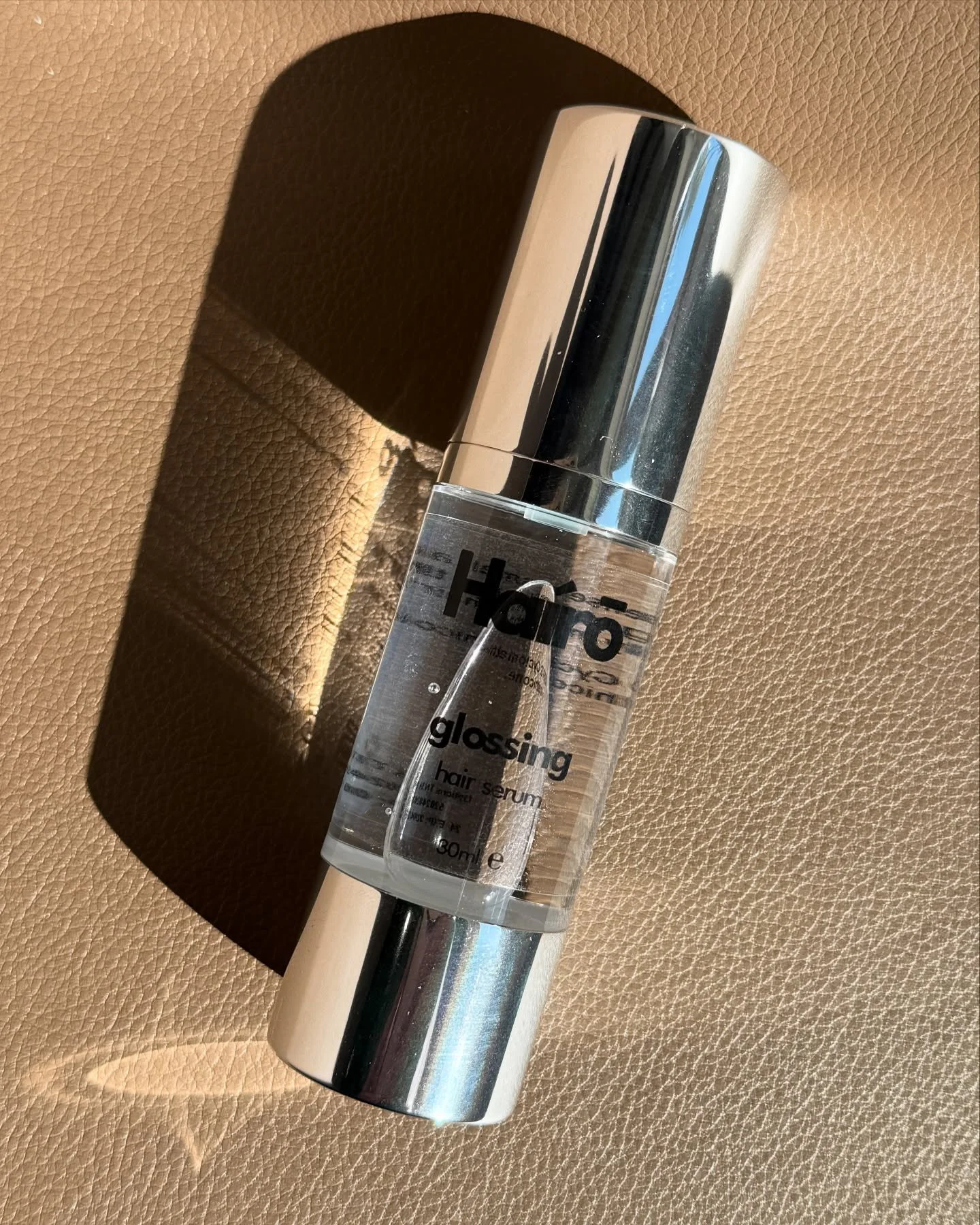 Smooth. Sleek. Stunning. Get the gloss with Hairō. ✨
Say goodbye to dull, frizzy strands and hello to your ultimate hair glow-up. Our Hairō Glossing Hair Serum is infused with lightweight, nourishing ingredients that tame flyaways, boost shine, and