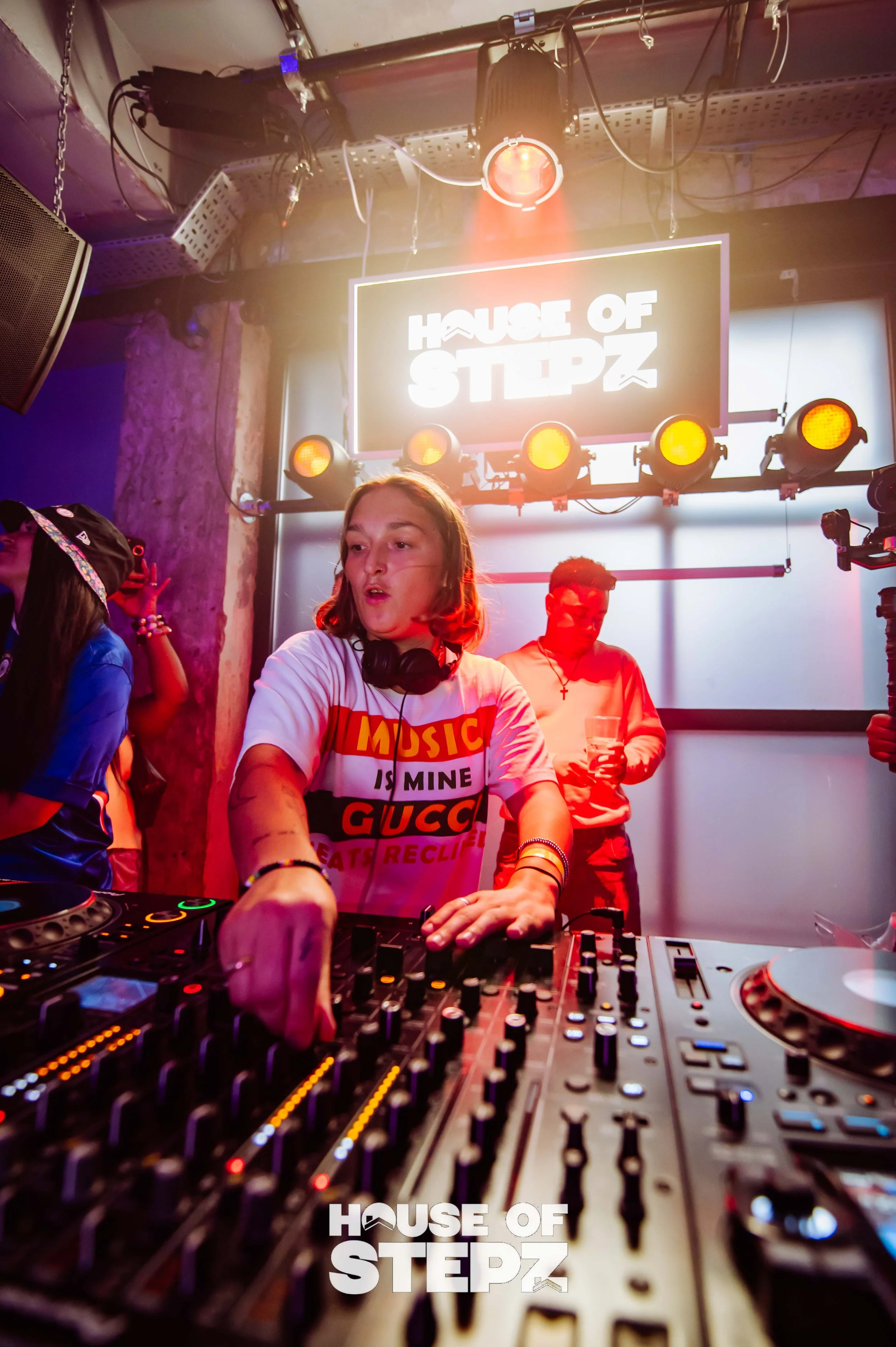 HouseOfStepz2 300825LOGO-12.jpg