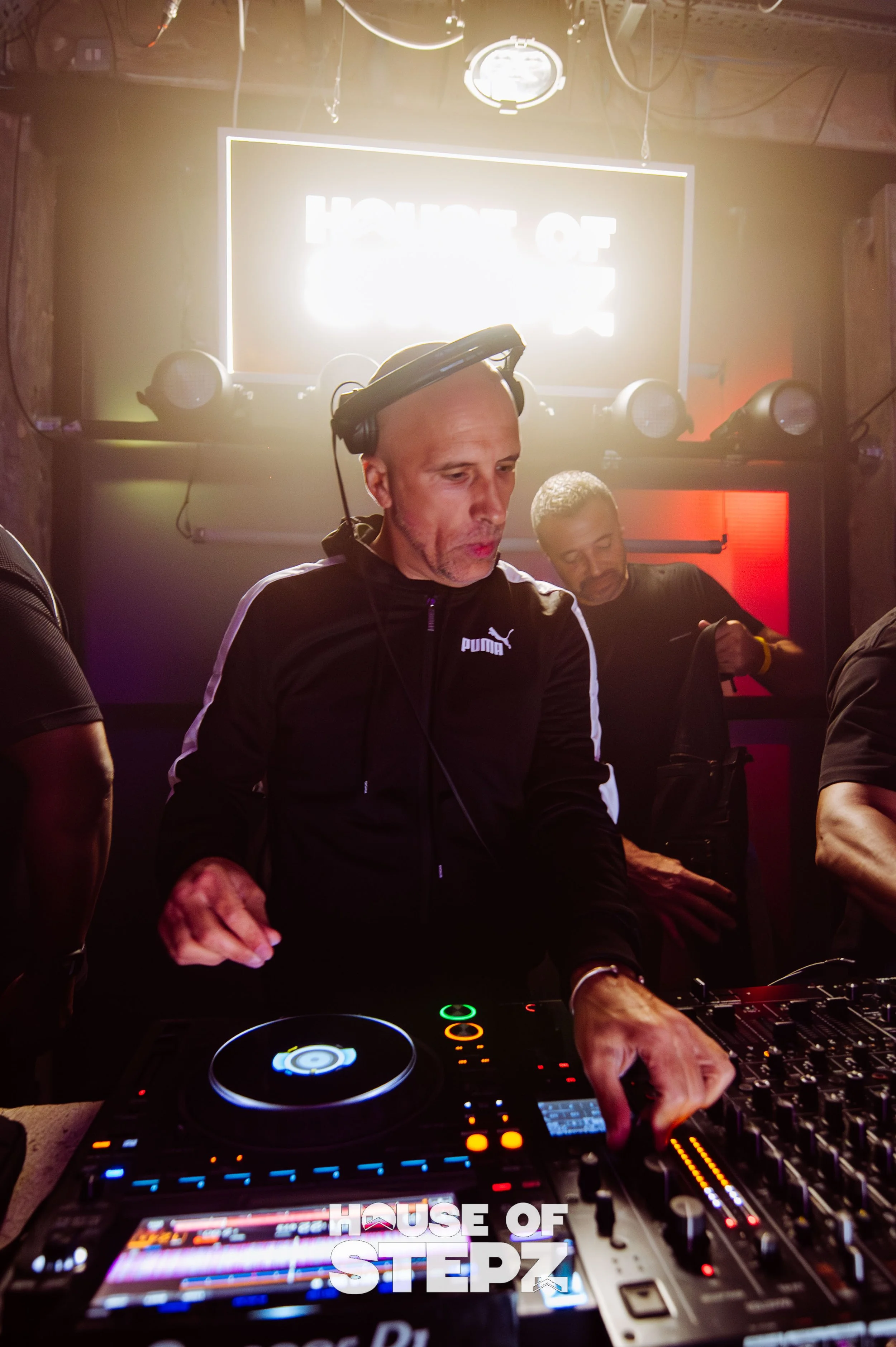 HouseOfStepz2 300825LOGO-356.jpg