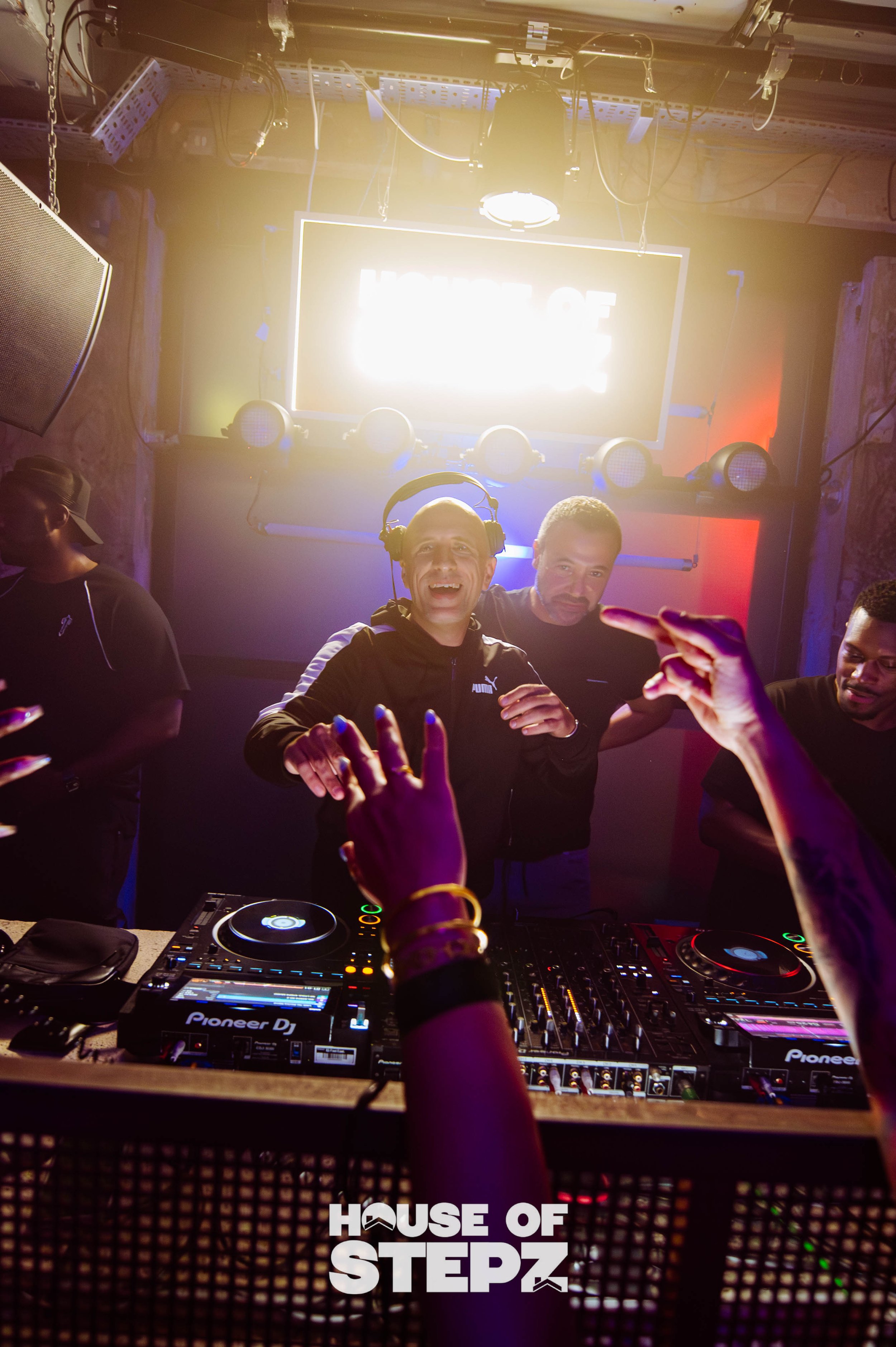 HouseOfStepz2 300825LOGO-365.jpg