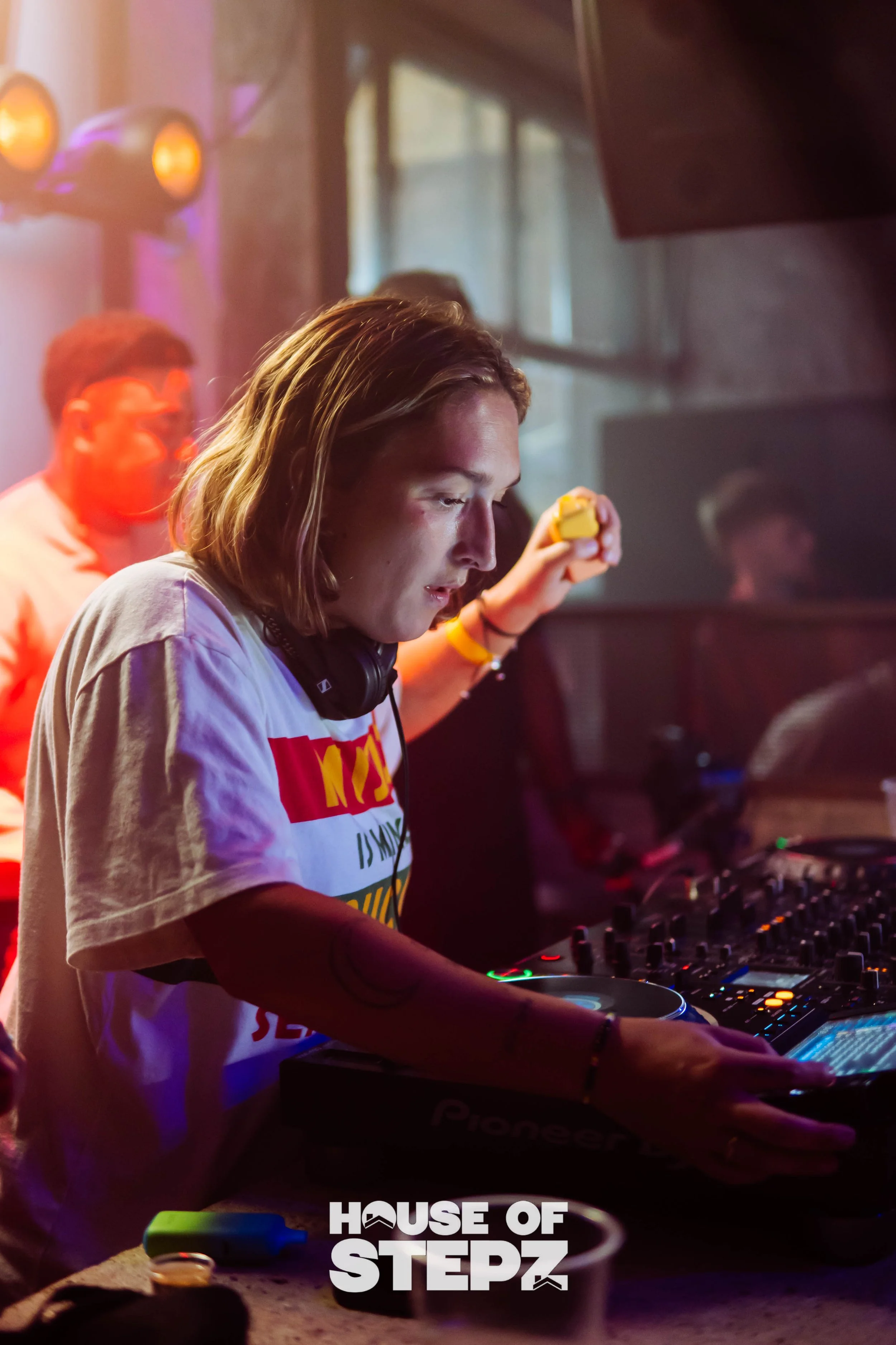 HouseOfStepz2 300825LOGO-1.jpg