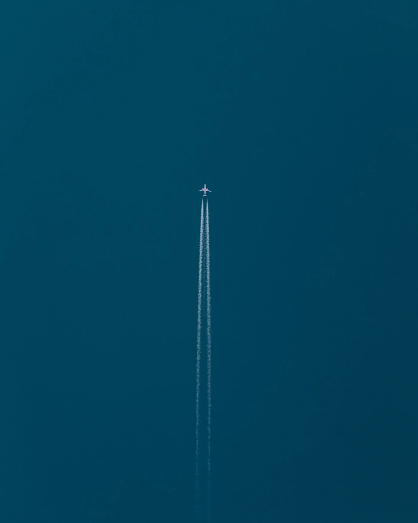 voc&ecirc;s tamb&eacute;m amam ver as linhas que os avi&otilde;es desenham no c&eacute;u ou &eacute; s&oacute; a gente? 💚