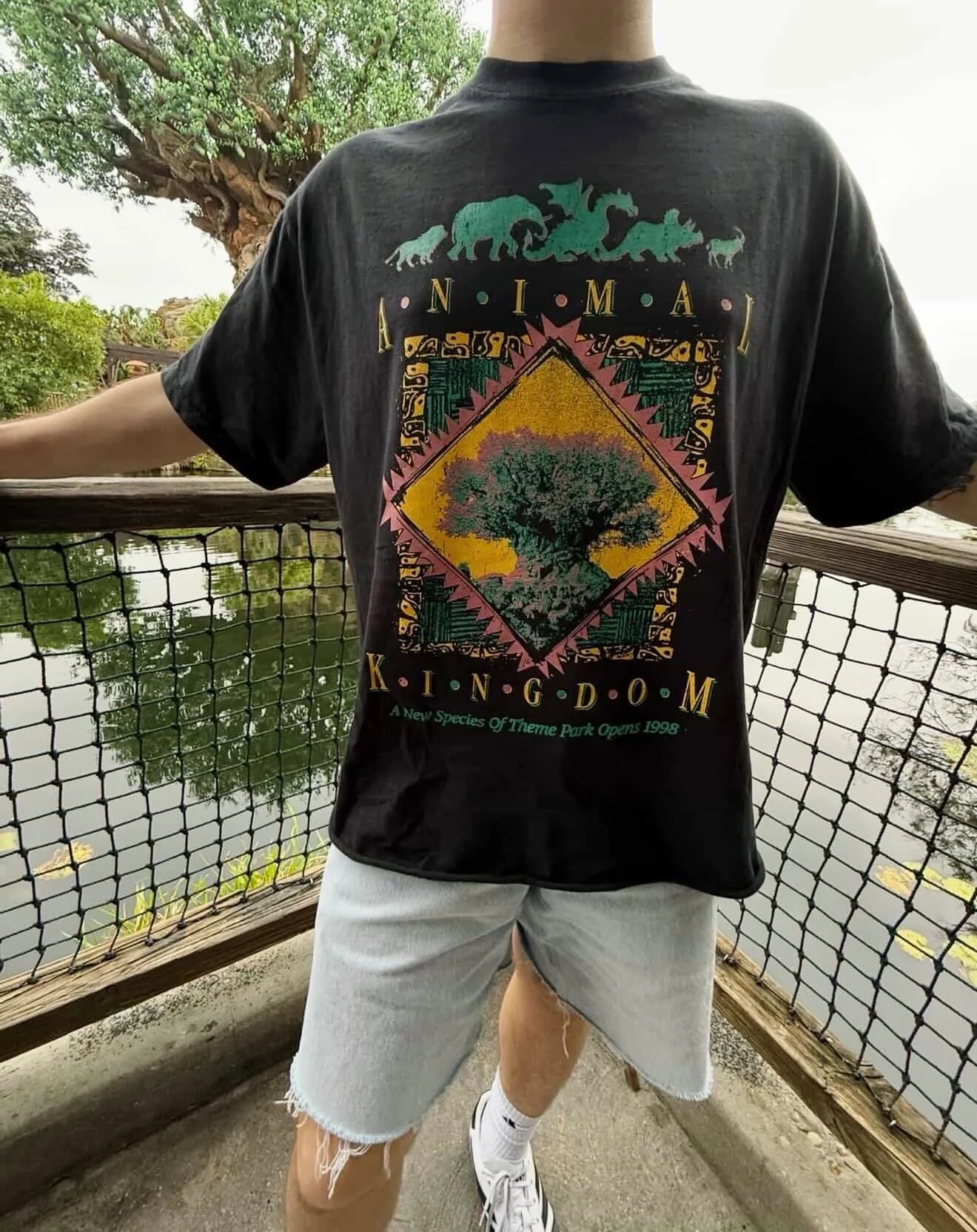 ✨ VENDOR SPOTLIGHT ✨

Calling all retro park fans, @_orangestate_ is bringing the ultimate throwback tees to The Happiest Market!

They&rsquo;ll have graphic tees, and nostalgic designs inspired by your favorite and attractions, and park icons! If yo